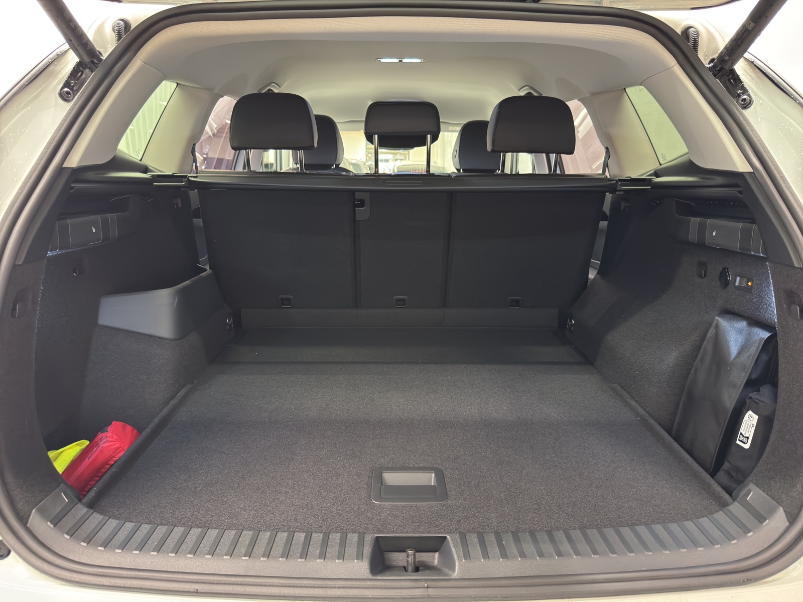 VW Tayron 2.0 TDI SCR Elegance DSG 4motion-image-10