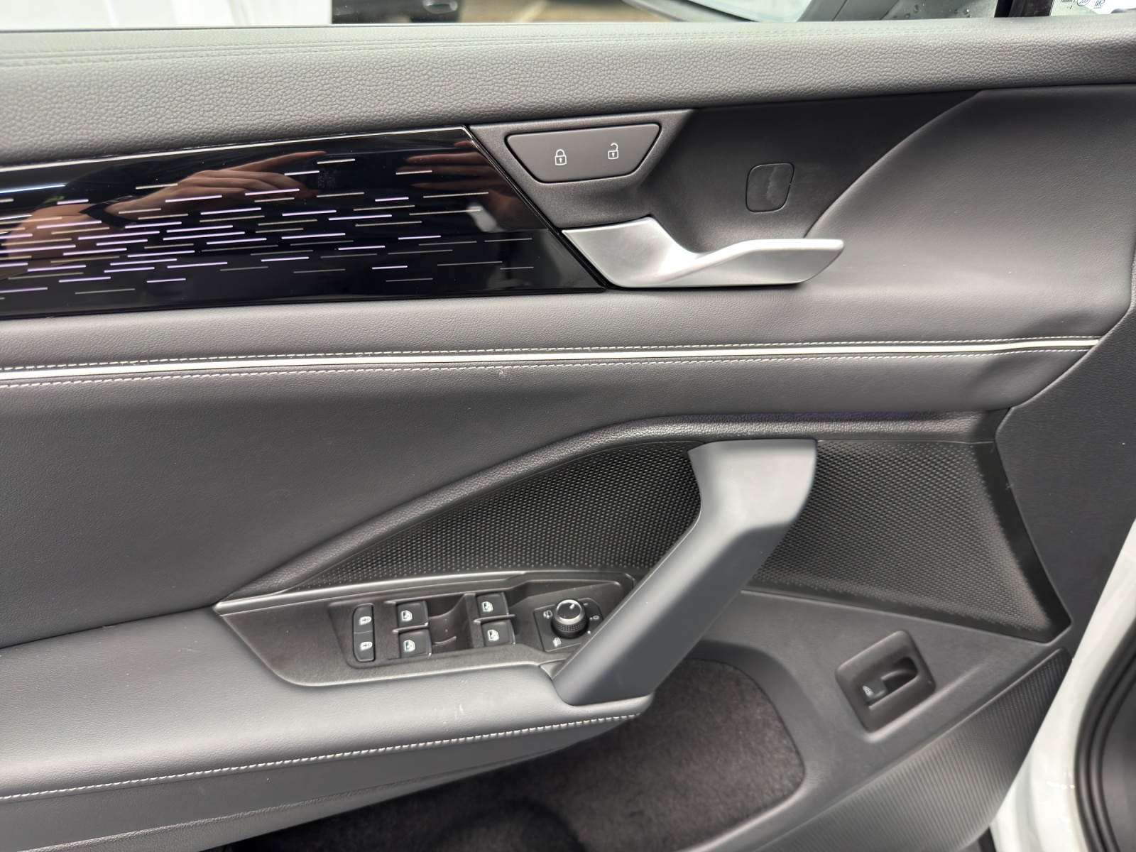 VW Tayron 2.0 TDI SCR Elegance DSG 4motion-image-14