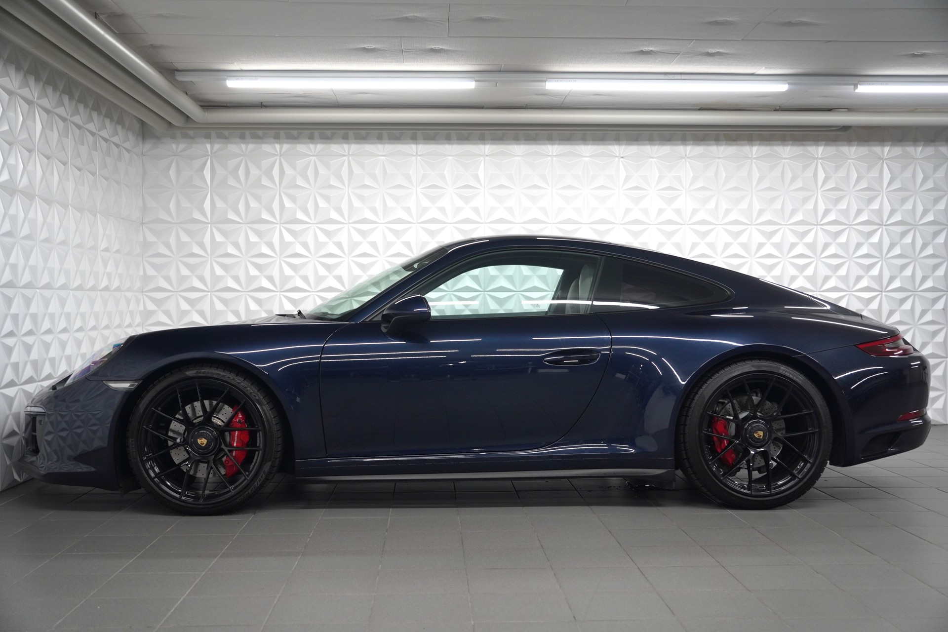 PORSCHE 911 Carrera GTS PDK-showroom-element-1