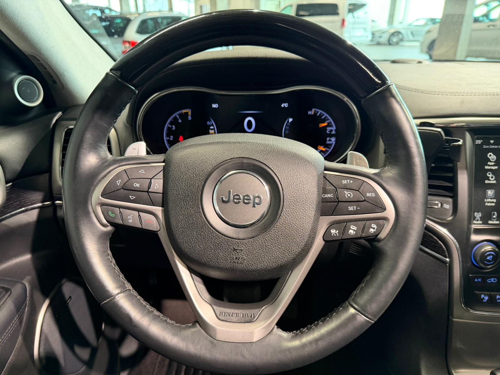 JEEP Grand Cherokee 3.0 CRD Summit Automatic-image-11
