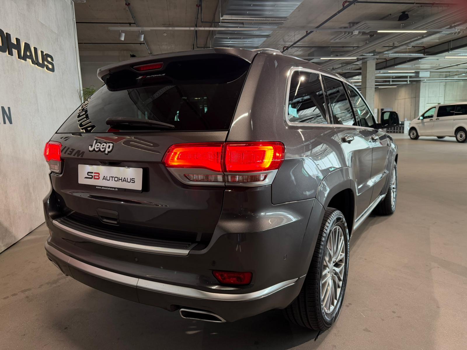JEEP Grand Cherokee 3.0 CRD Summit Automatic-image-18