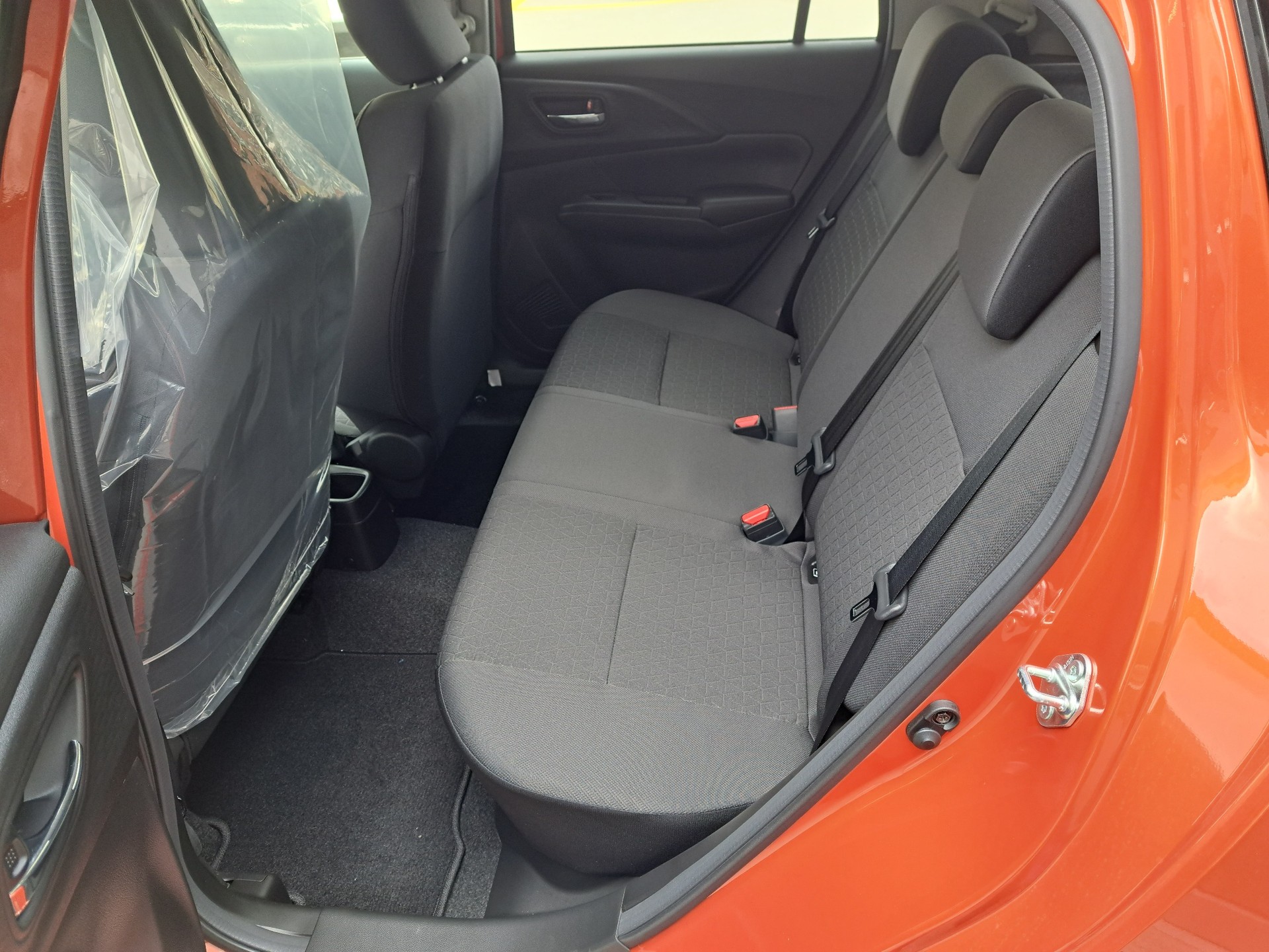 SUZUKI Swift 1.2 Sakura Top Hybrid 4x4-image-8