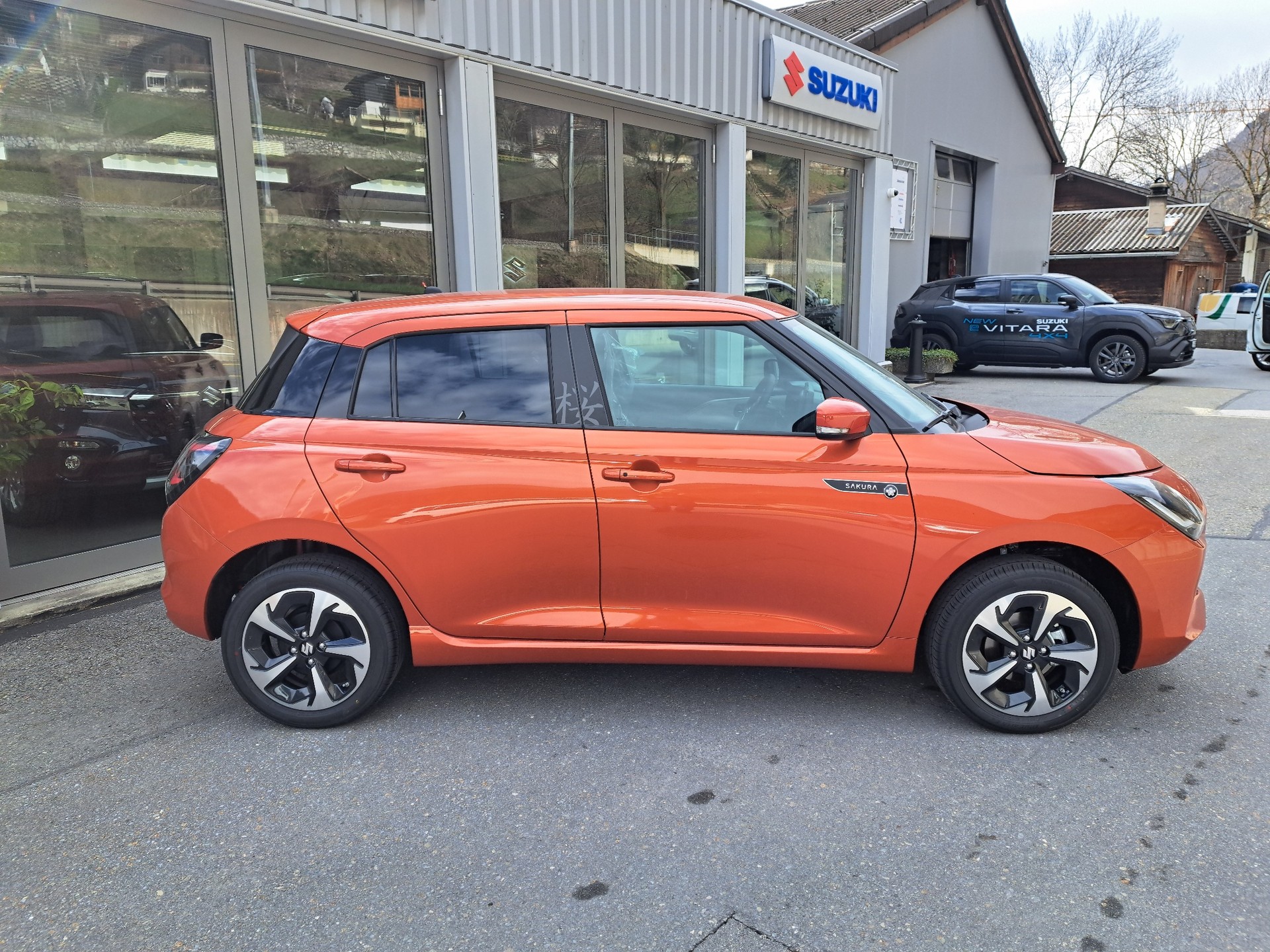 SUZUKI Swift 1.2 Sakura Top Hybrid 4x4-image-4