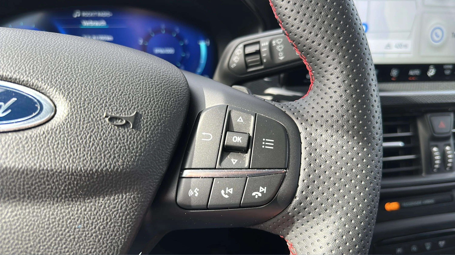 FORD Focus 1.0 MHEV ST-Line X Automat 155PS-image-16