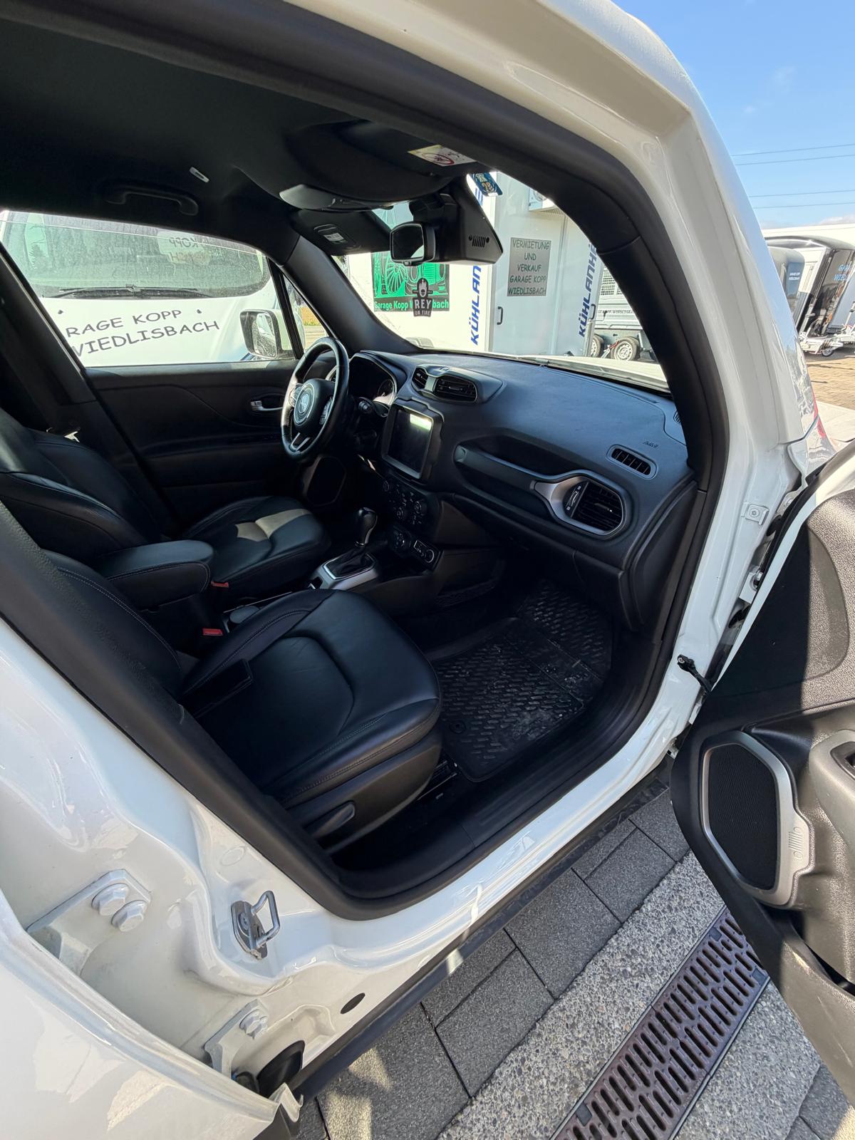 JEEP Renegade 2.0 CRD Limited AWD 9ATX-showroom-element-1