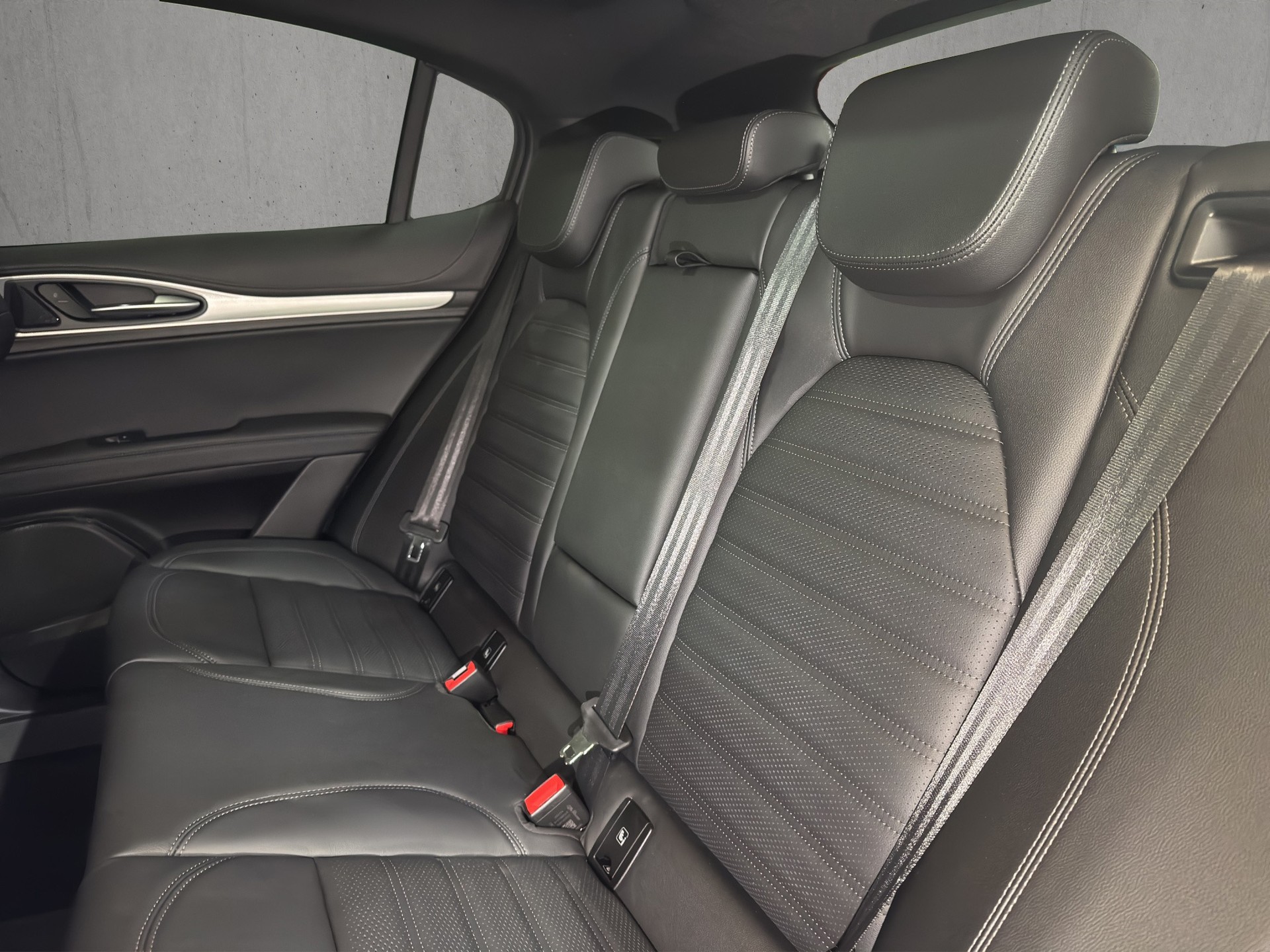 ALFA ROMEO Stelvio 2.2 JTDM Veloce Q4 AT8 "AHK schwenkbar-21"Alu Black"-image-9