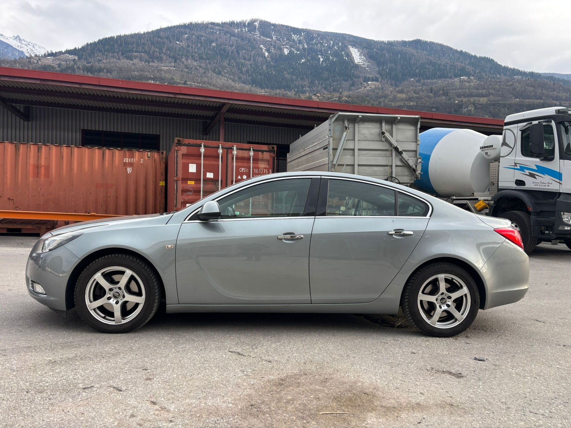 OPEL Insignia 2.0 Turbo Cosmo Automatic-image-2
