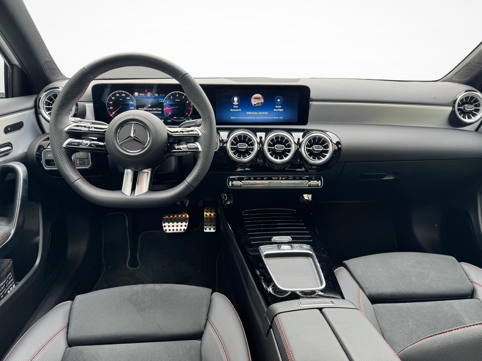 MERCEDES-BENZ A 180 AMG Line-image-8