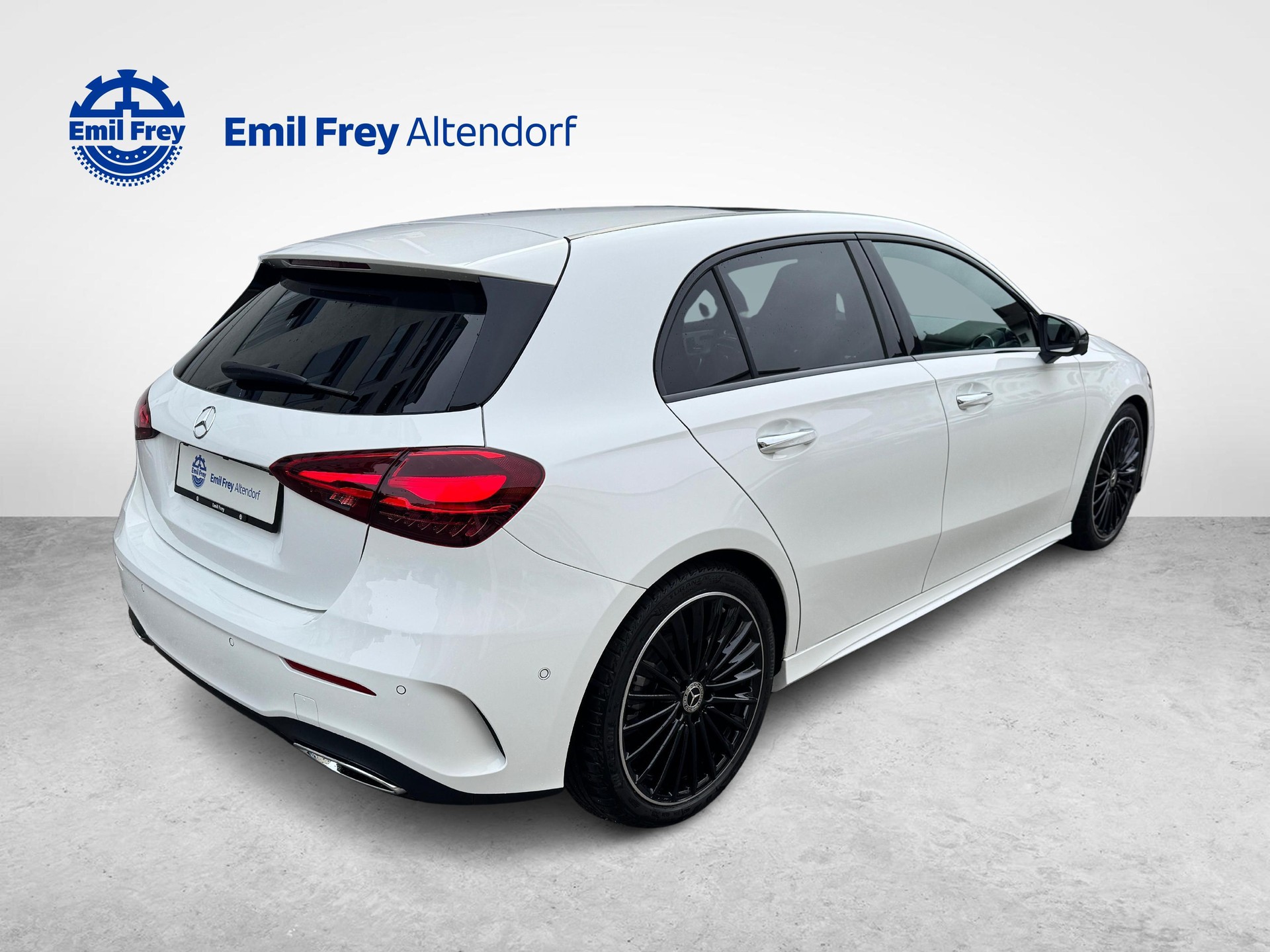 MERCEDES-BENZ A 180 AMG Line-image-4