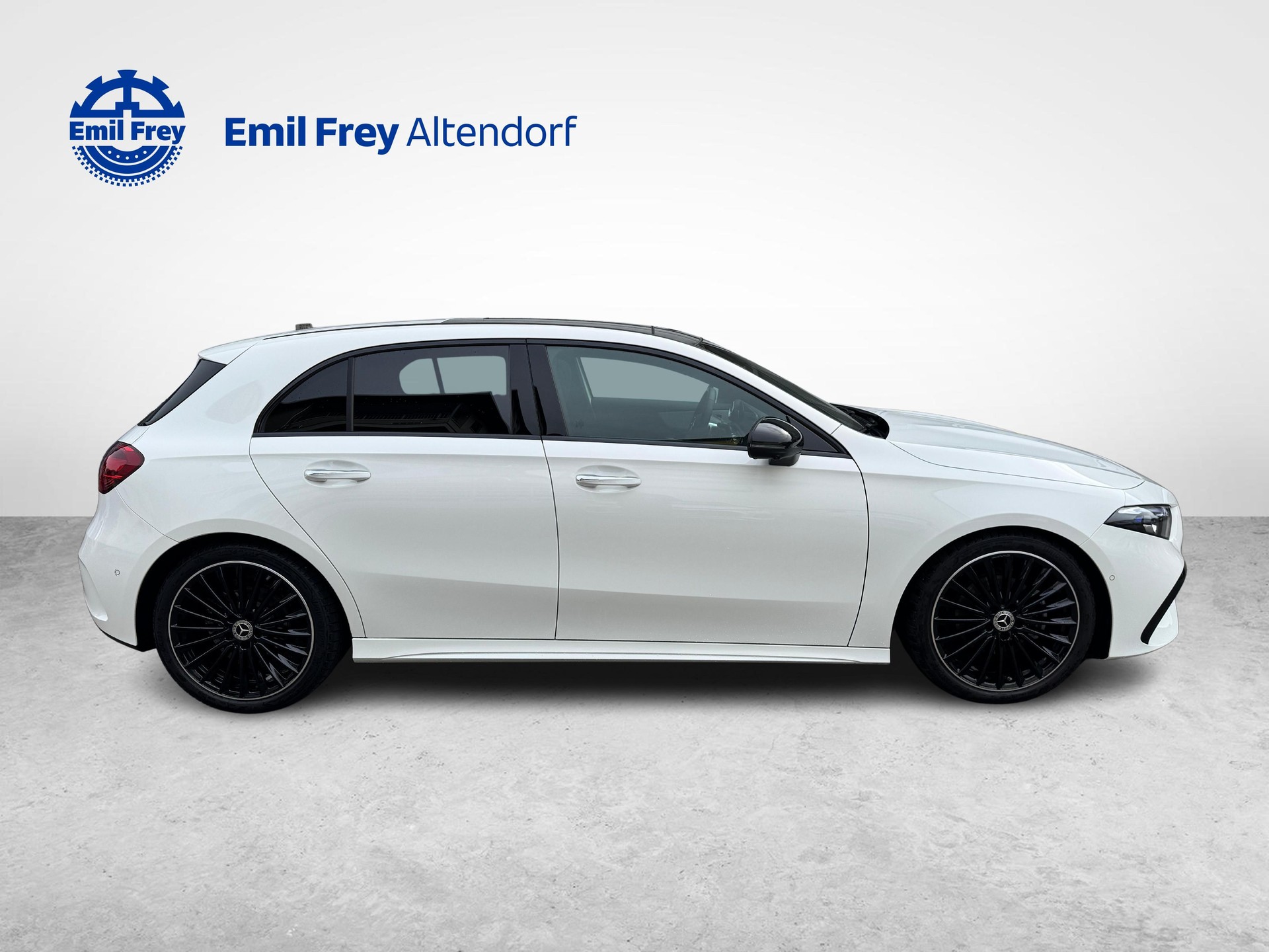 MERCEDES-BENZ A 180 AMG Line-image-5