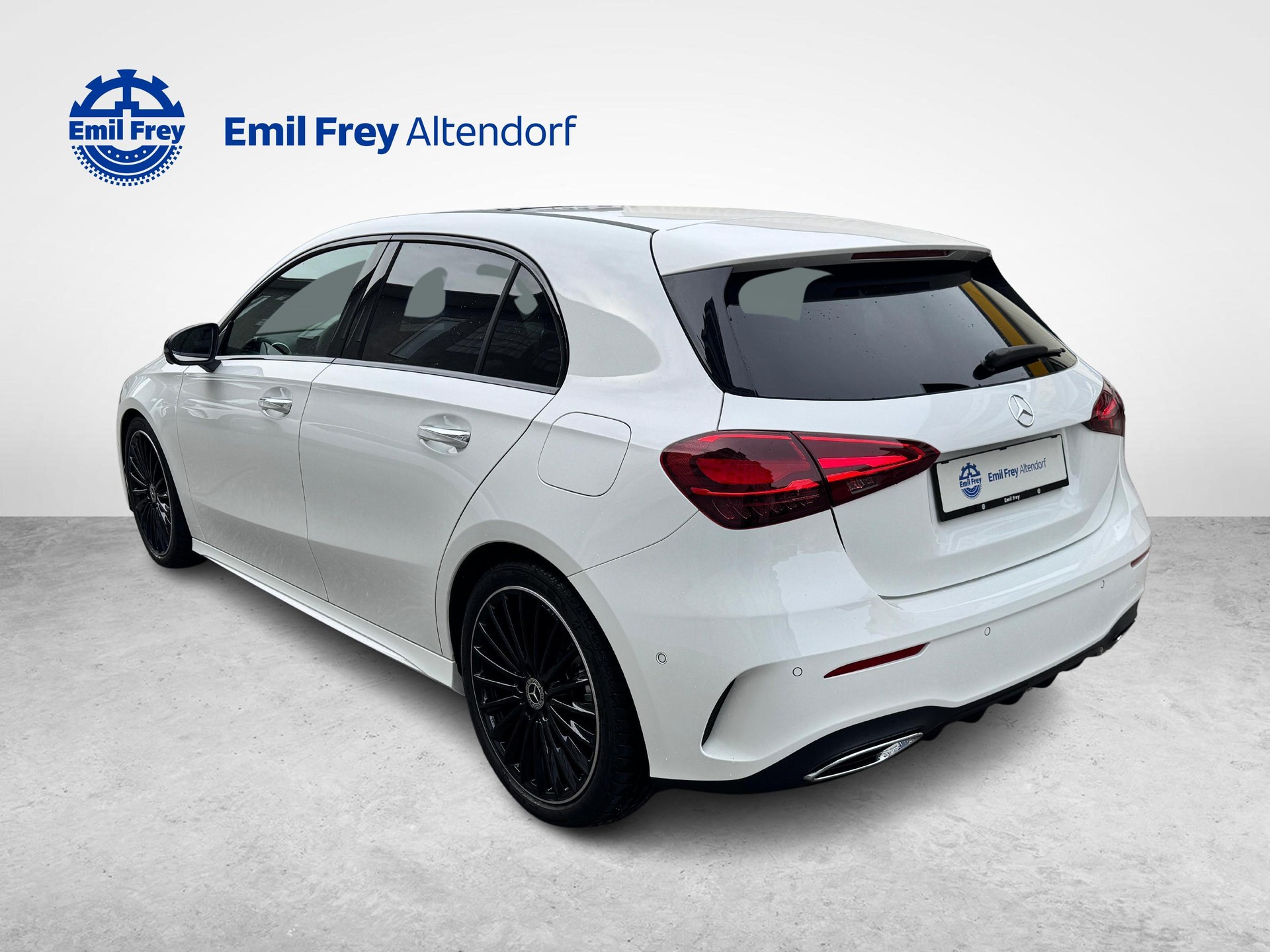 MERCEDES-BENZ A 180 AMG Line-showroom-element-2