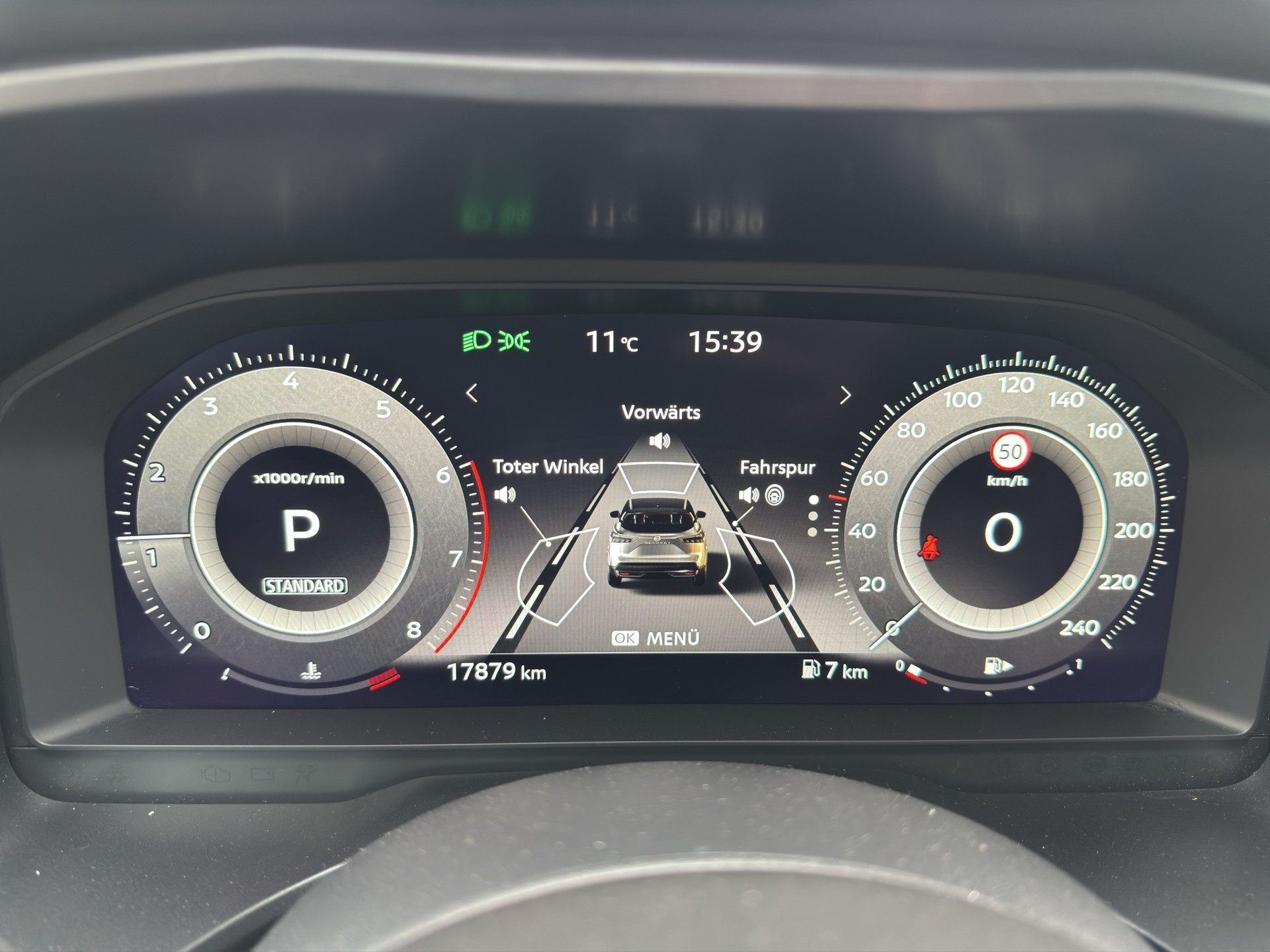 NISSAN Qashqai 1.3 DIG-T MHEV Tekna+ Xtronic-image-11