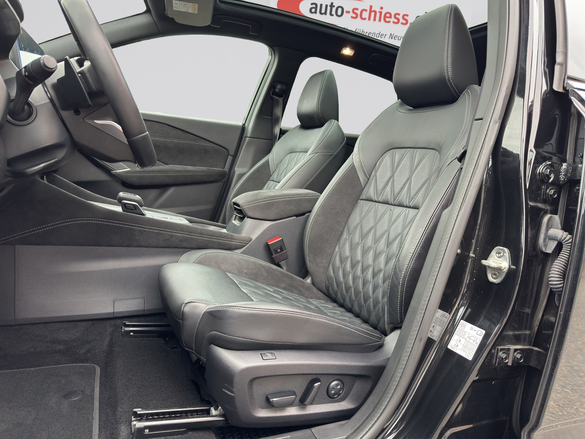 NISSAN Qashqai 1.3 DIG-T MHEV Tekna+ Xtronic-image-5