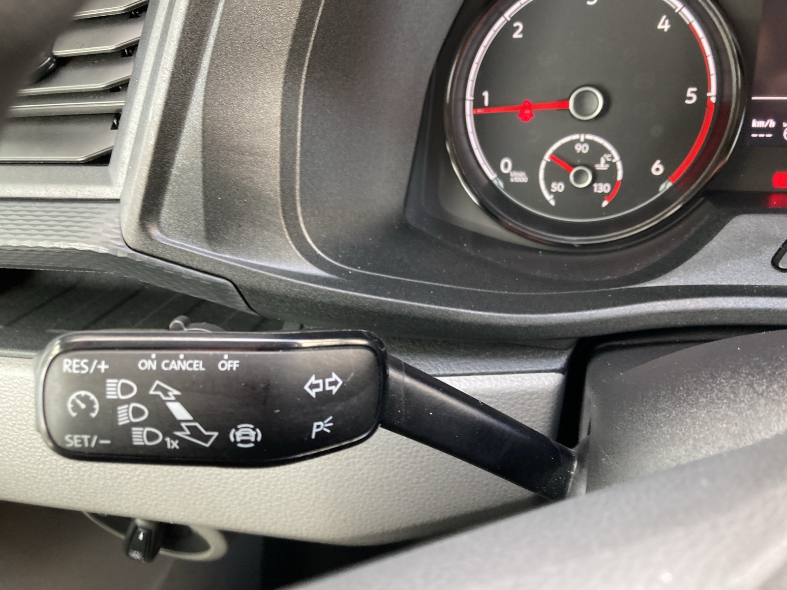 VW T6.1 2.0 TDI DSG-image-15