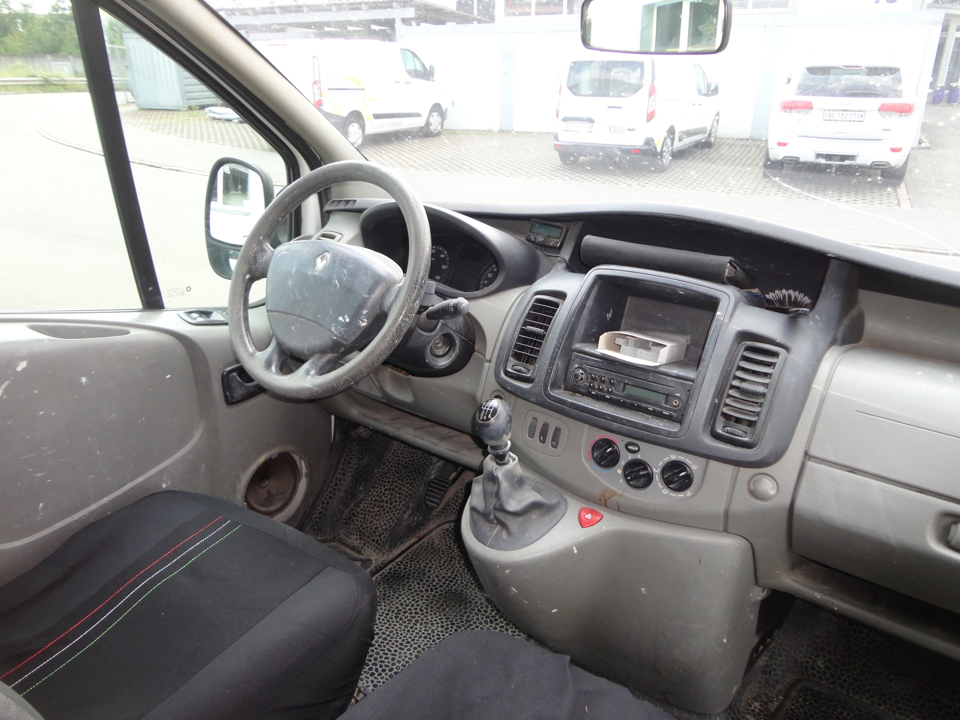 RENAULT Trafic 2.0 dCi 115 2.9t L1H1-image-11