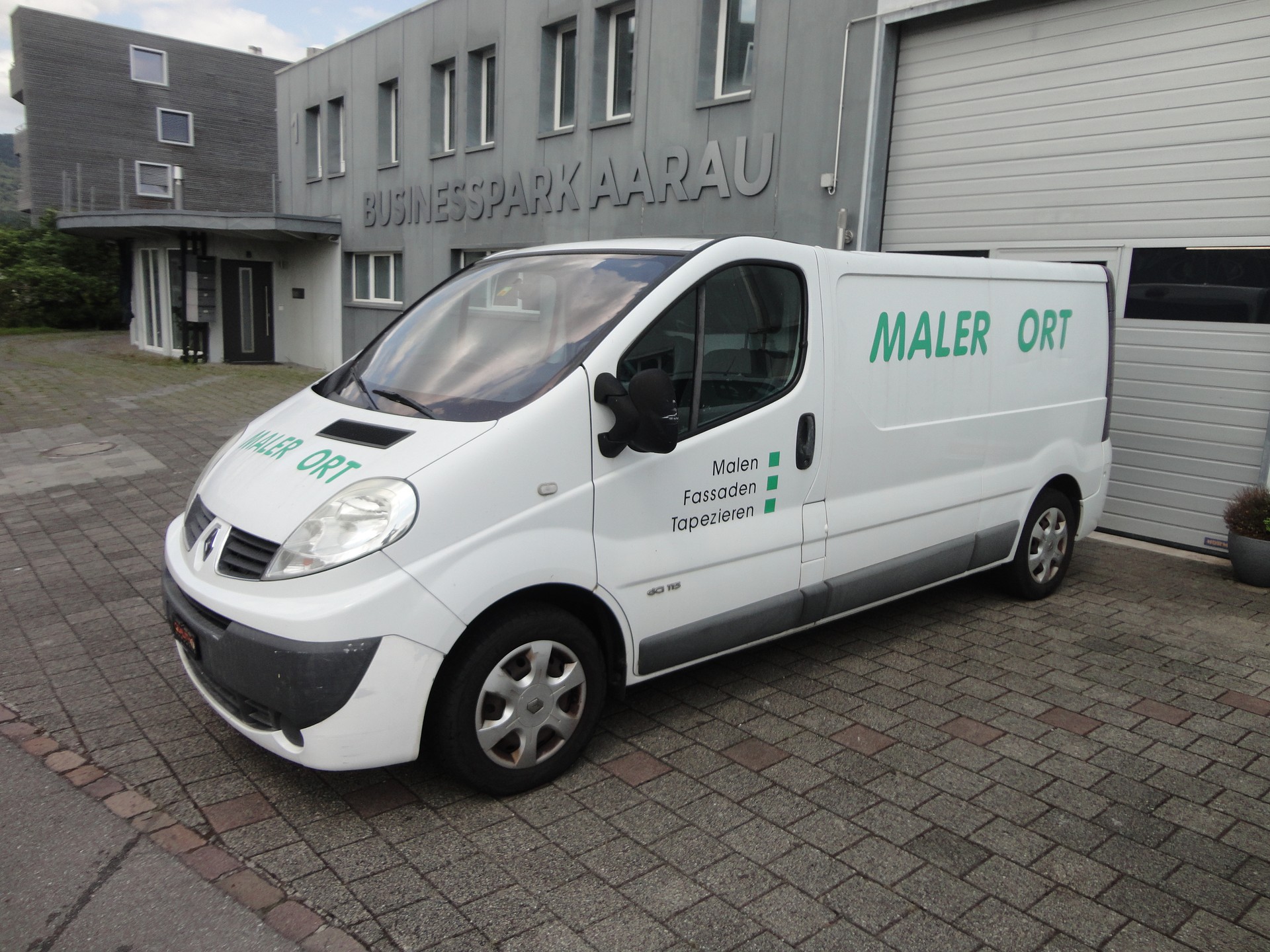 RENAULT Trafic 2.0 dCi 115 2.9t L1H1-image-0