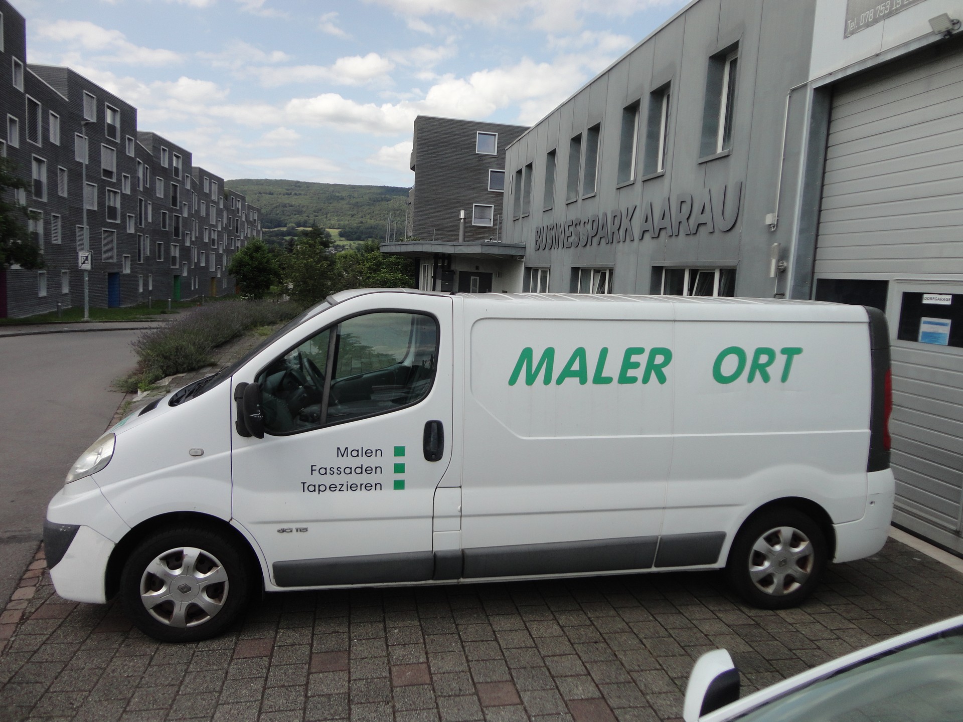 RENAULT Trafic 2.0 dCi 115 2.9t L1H1-image-1