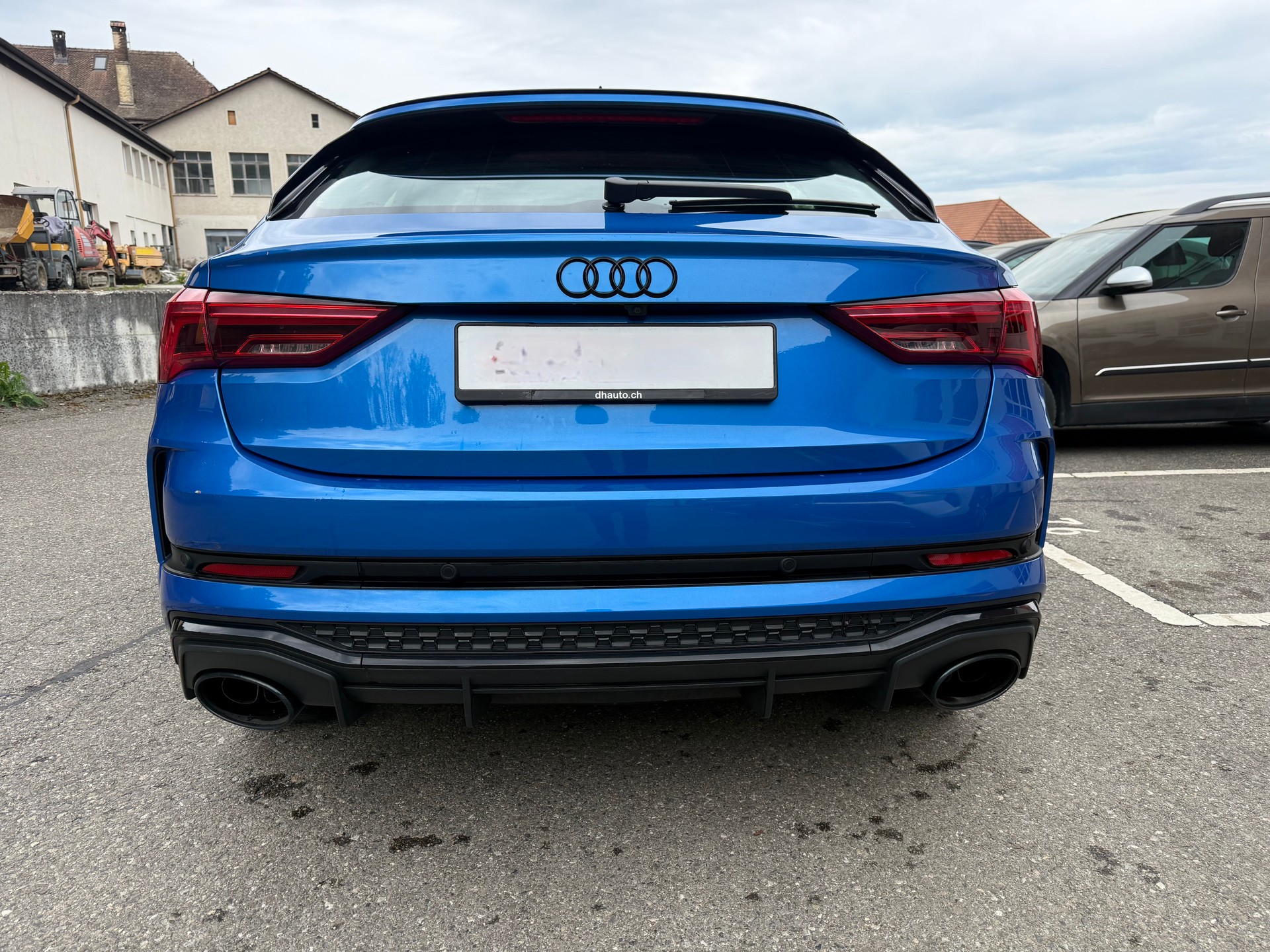 AUDI RS Q3 Sportback quattro S tronic-image-5