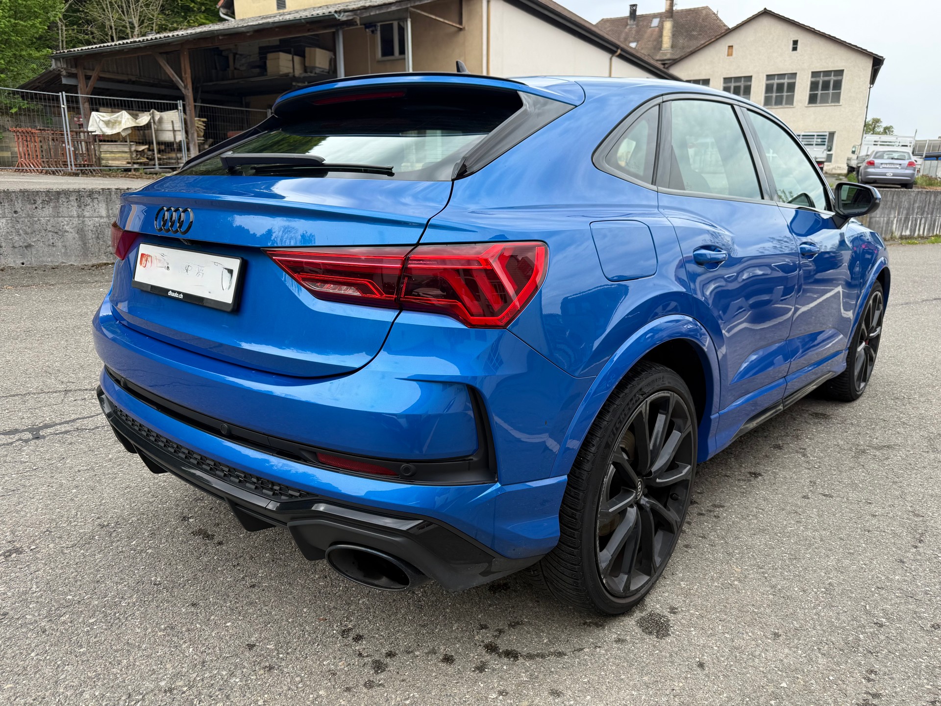 AUDI RS Q3 Sportback quattro S tronic-image-4