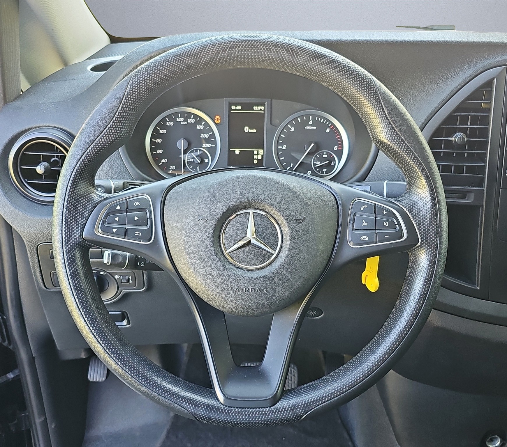 MERCEDES-BENZ Vito 116 CDI Lang Select Tourer 9G-Tronic-image-10