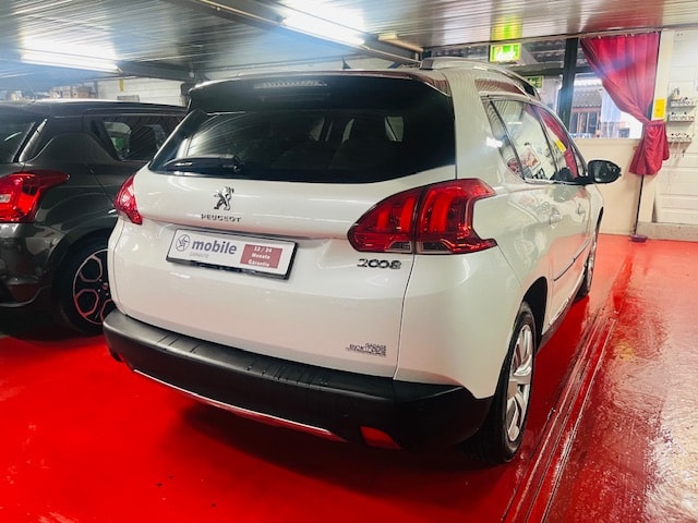 PEUGEOT 2008 1.6 VTI Allure-image-5