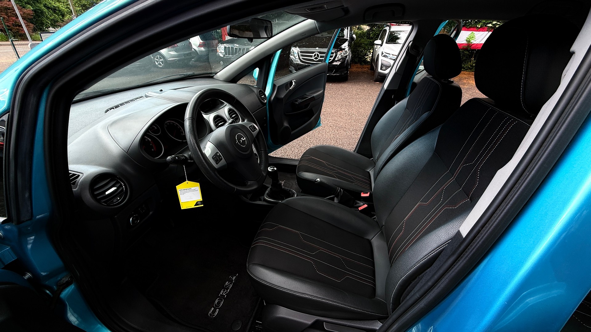 OPEL Corsa 1.4 TP Color Edition-image-9