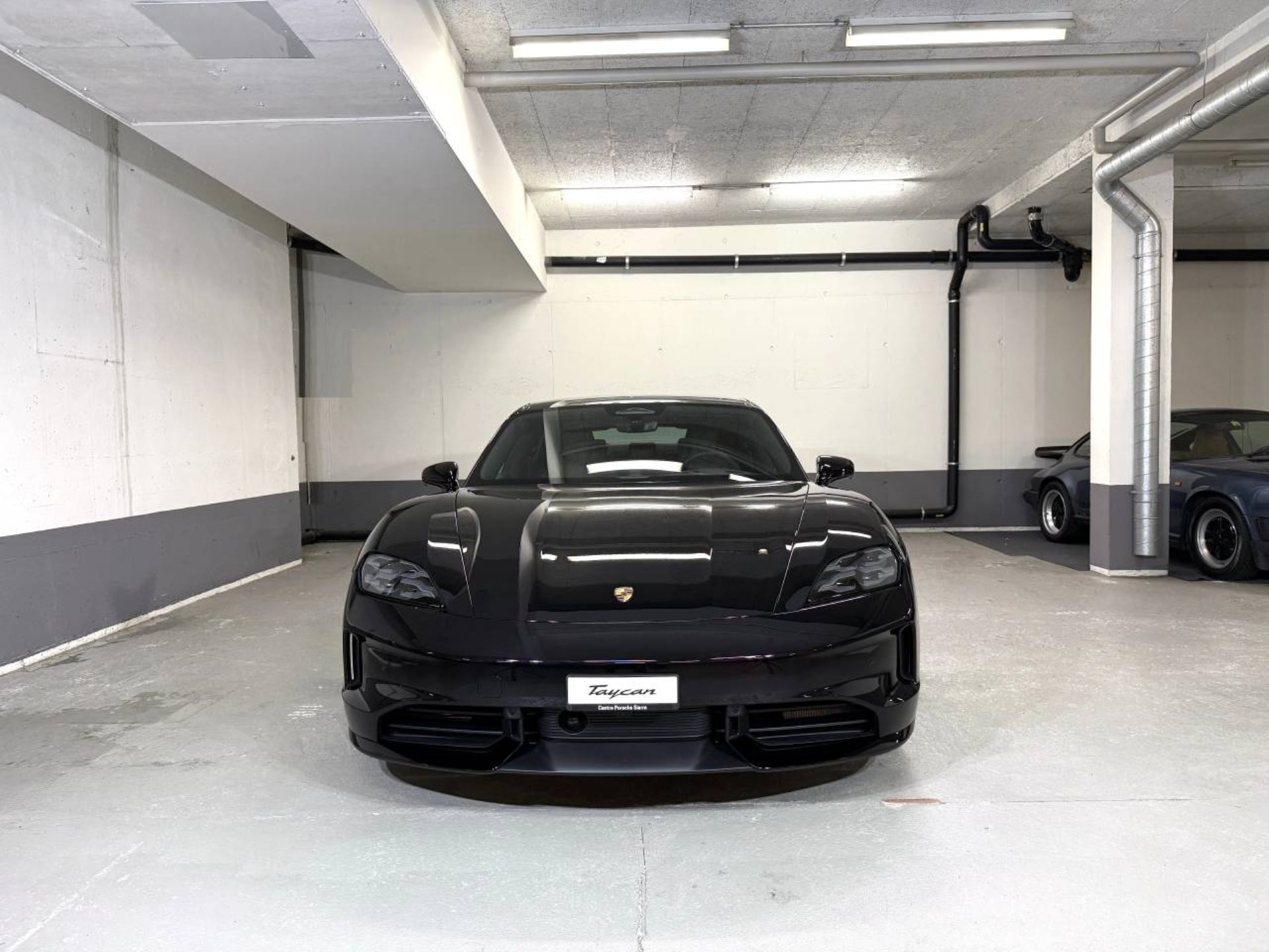 PORSCHE Taycan 4 Black Edition-image-8