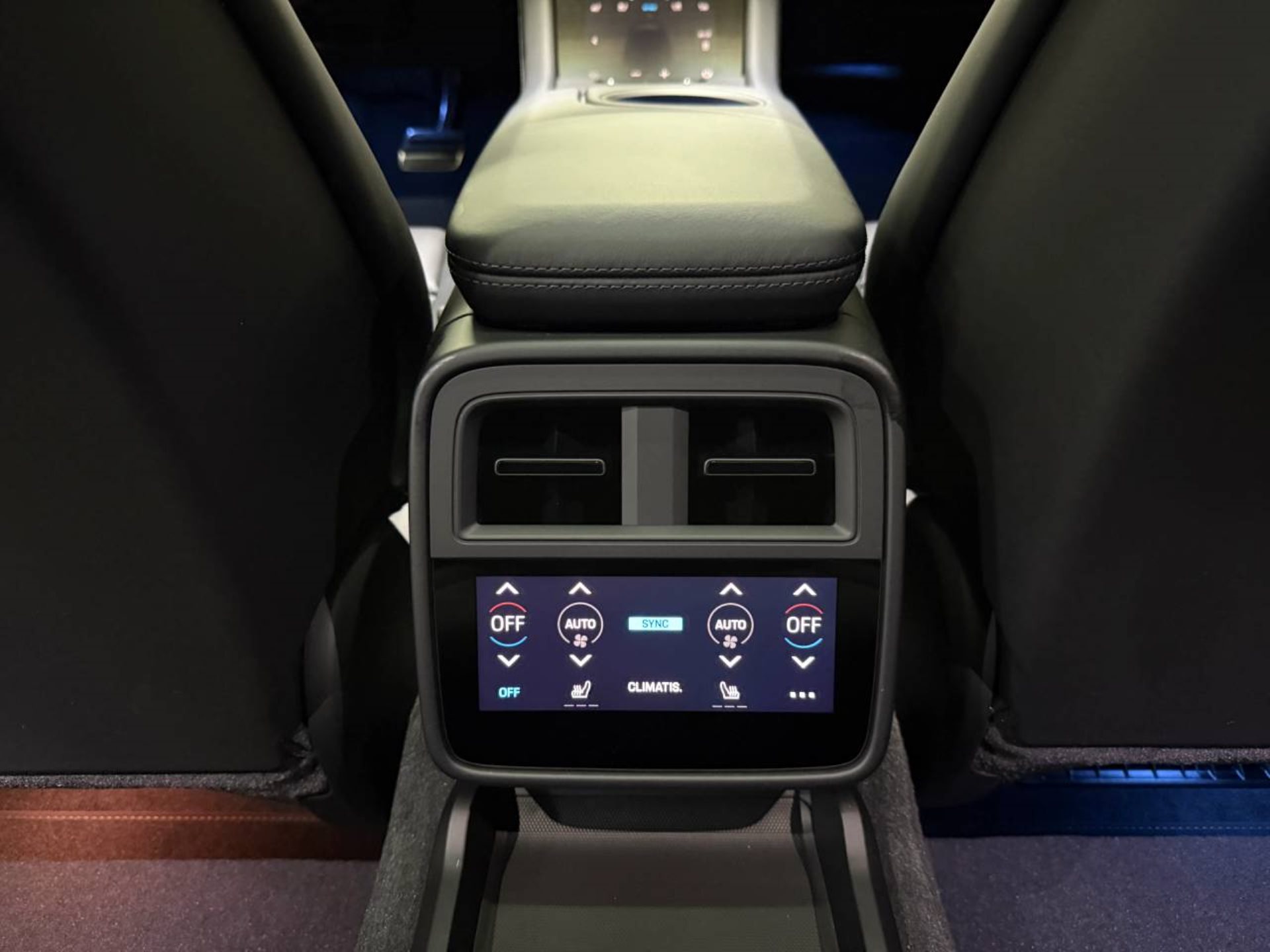 PORSCHE Taycan 4 Black Edition-image-18