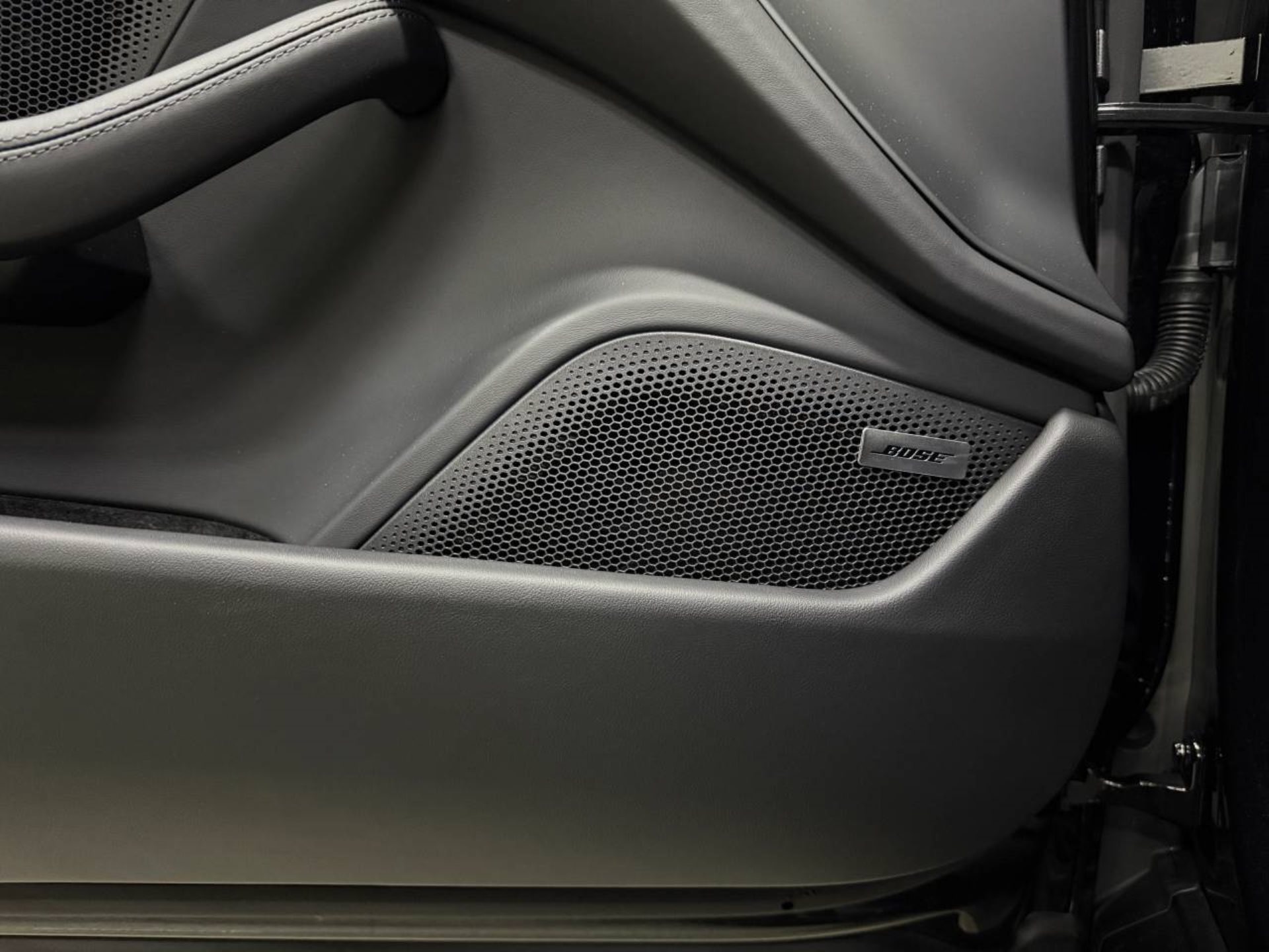 PORSCHE Taycan 4 Black Edition-image-24