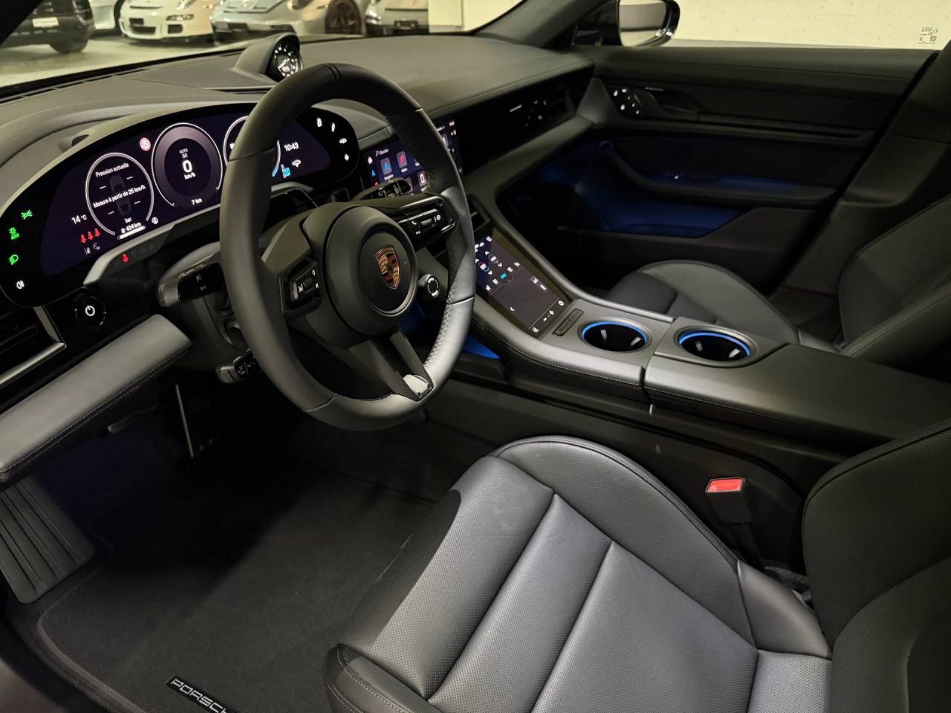 PORSCHE Taycan 4 Black Edition-image-3