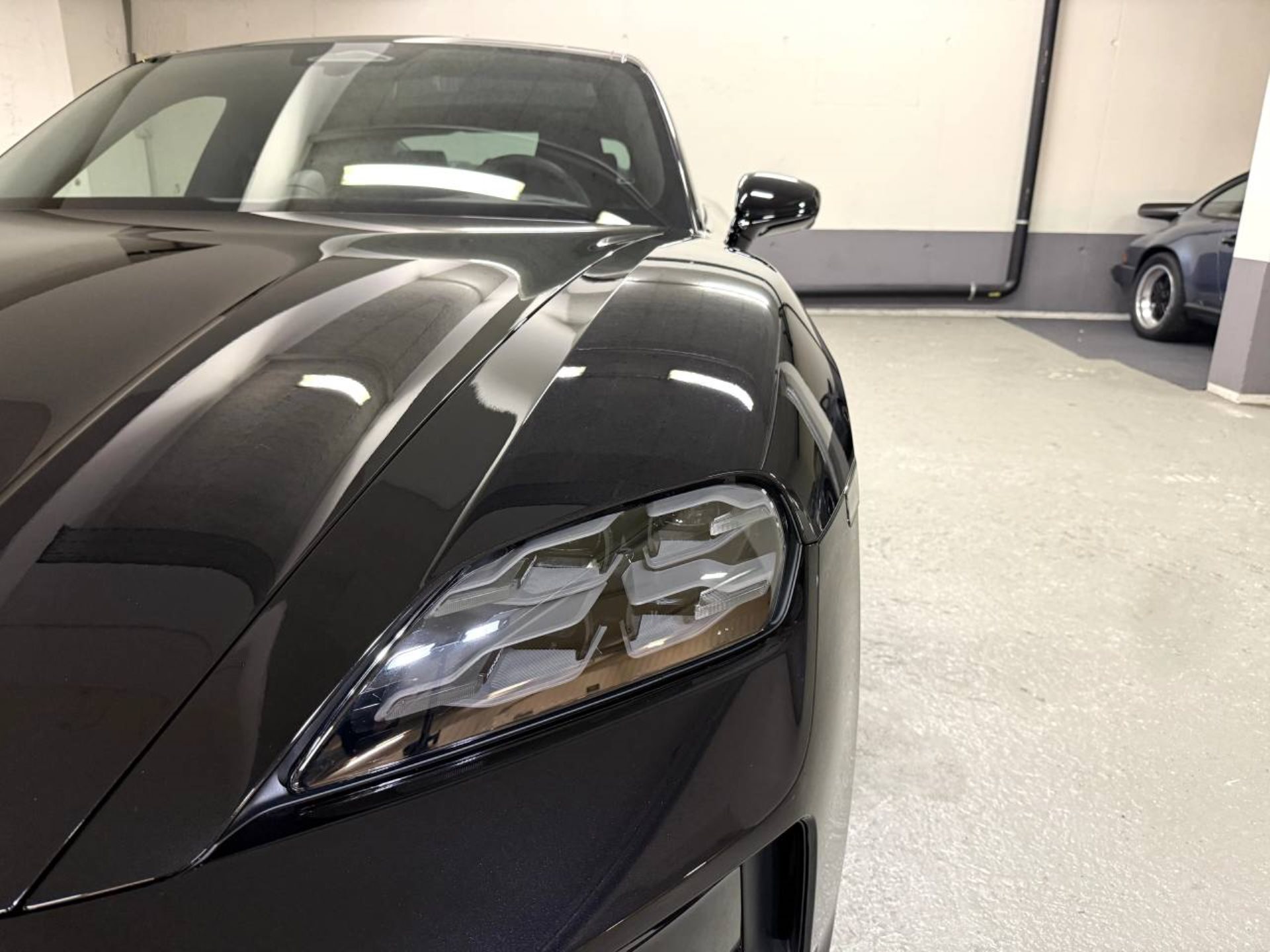 PORSCHE Taycan 4 Black Edition-image-21