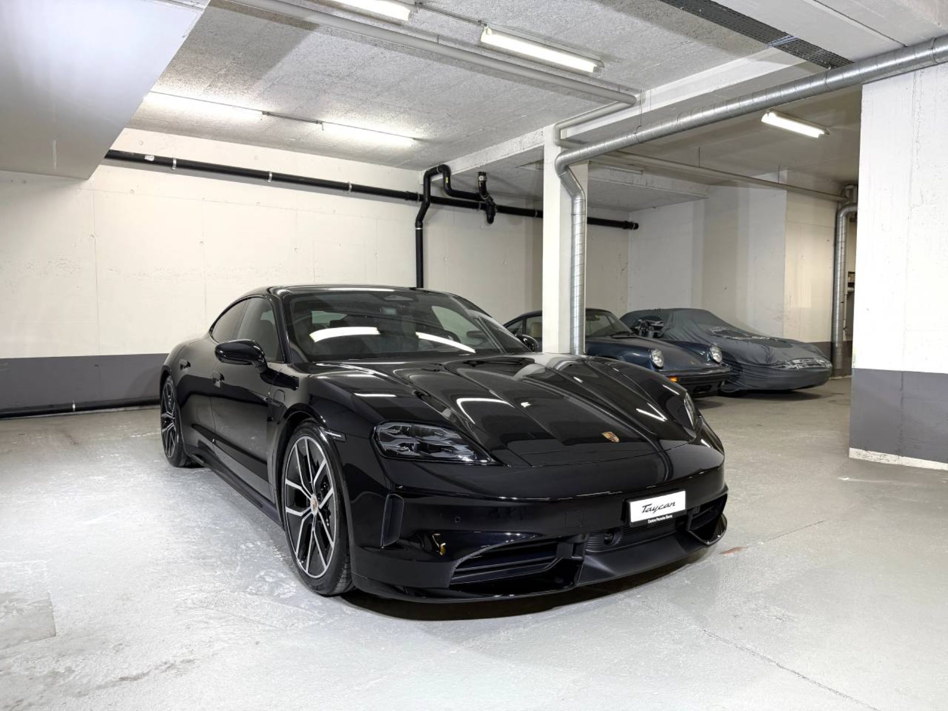 PORSCHE Taycan 4 Black Edition-image-7