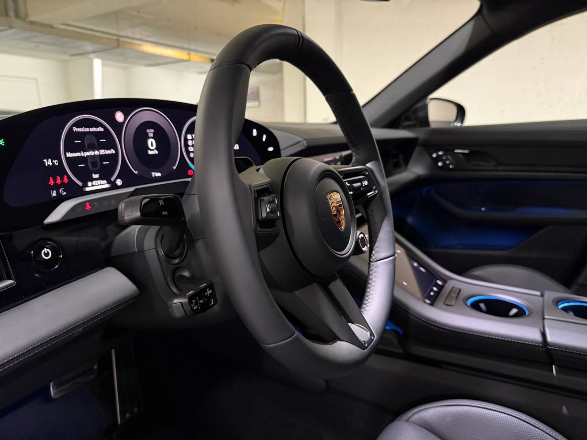 PORSCHE Taycan 4 Black Edition-image-12