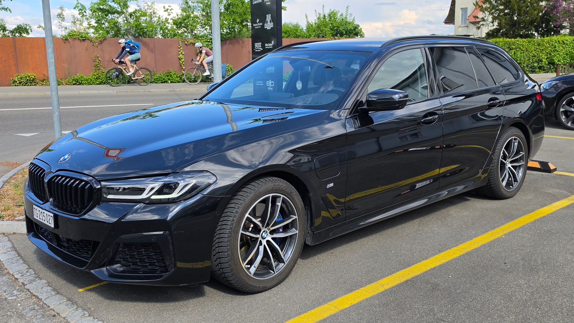 BMW 530e xDrive-image-0