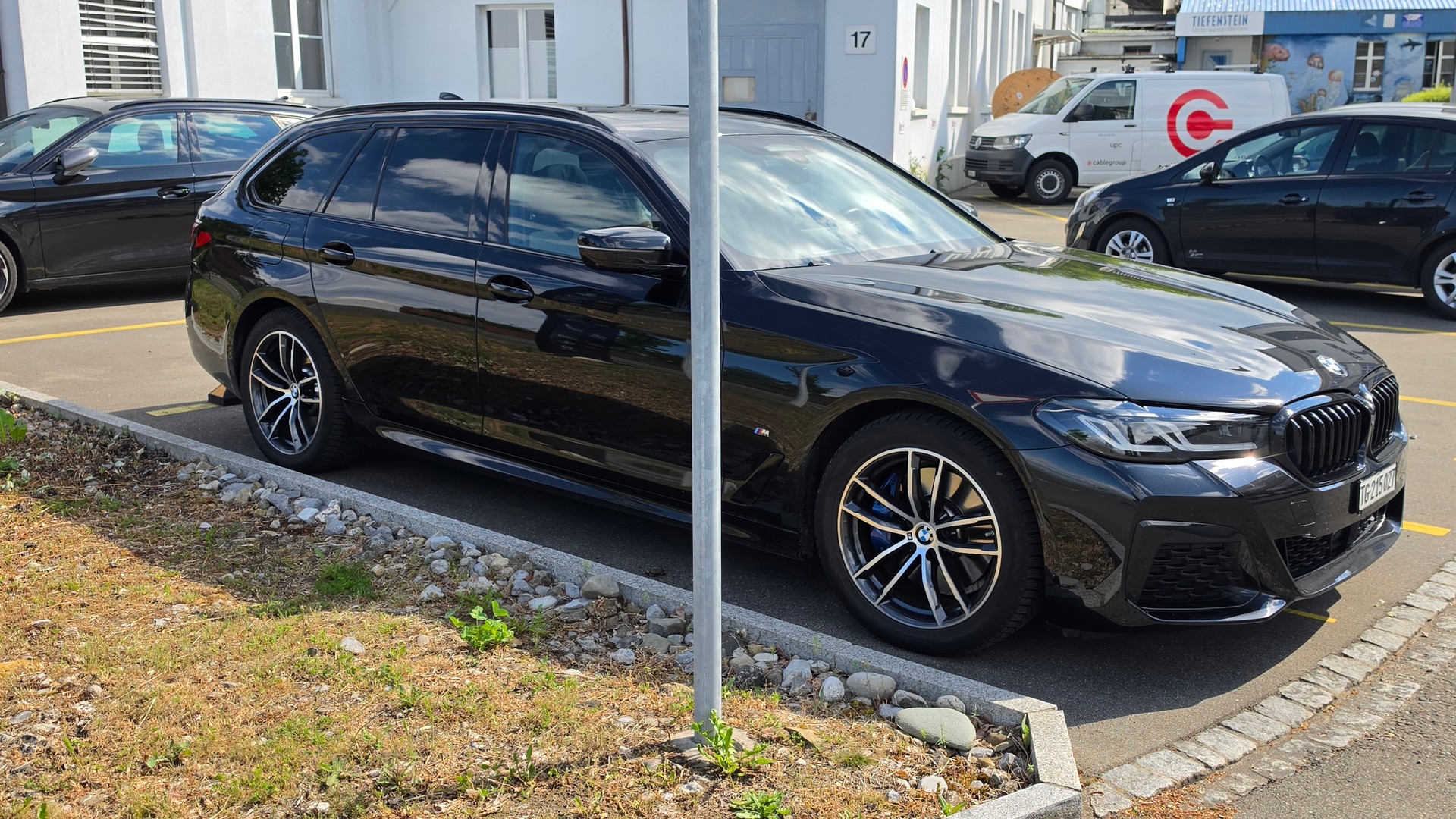 BMW 530e xDrive-image-2