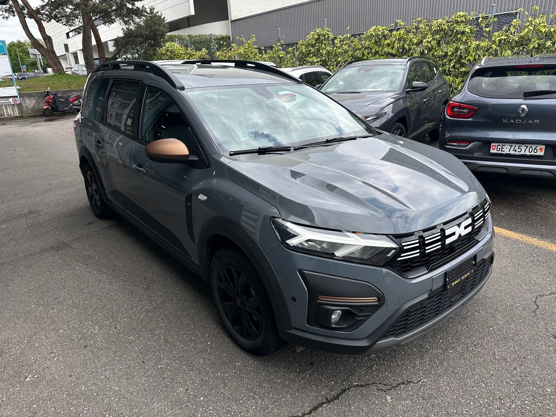 DACIA Jogger HEV 140 Extreme-image-5
