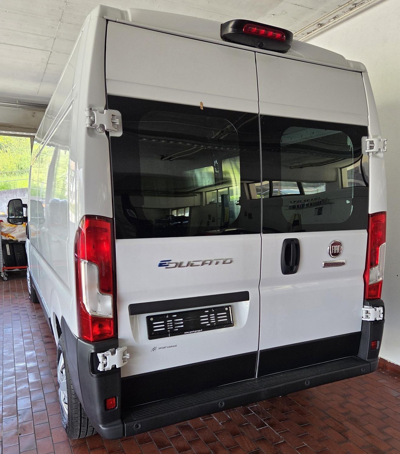 FIAT E-Ducato 35 47kWh L2H1-image-2