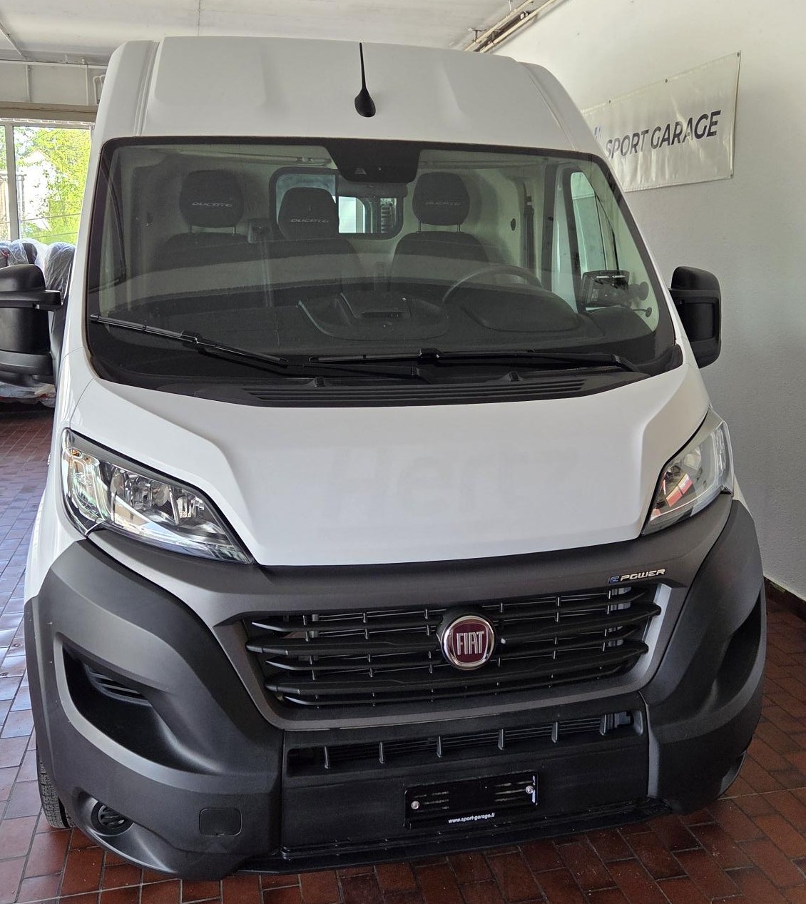 FIAT E-Ducato 35 47kWh L2H1-image-1