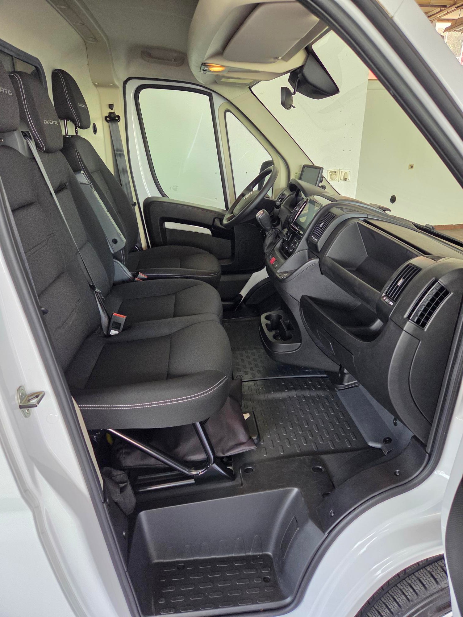 FIAT E-Ducato 35 47kWh L2H1-image-3
