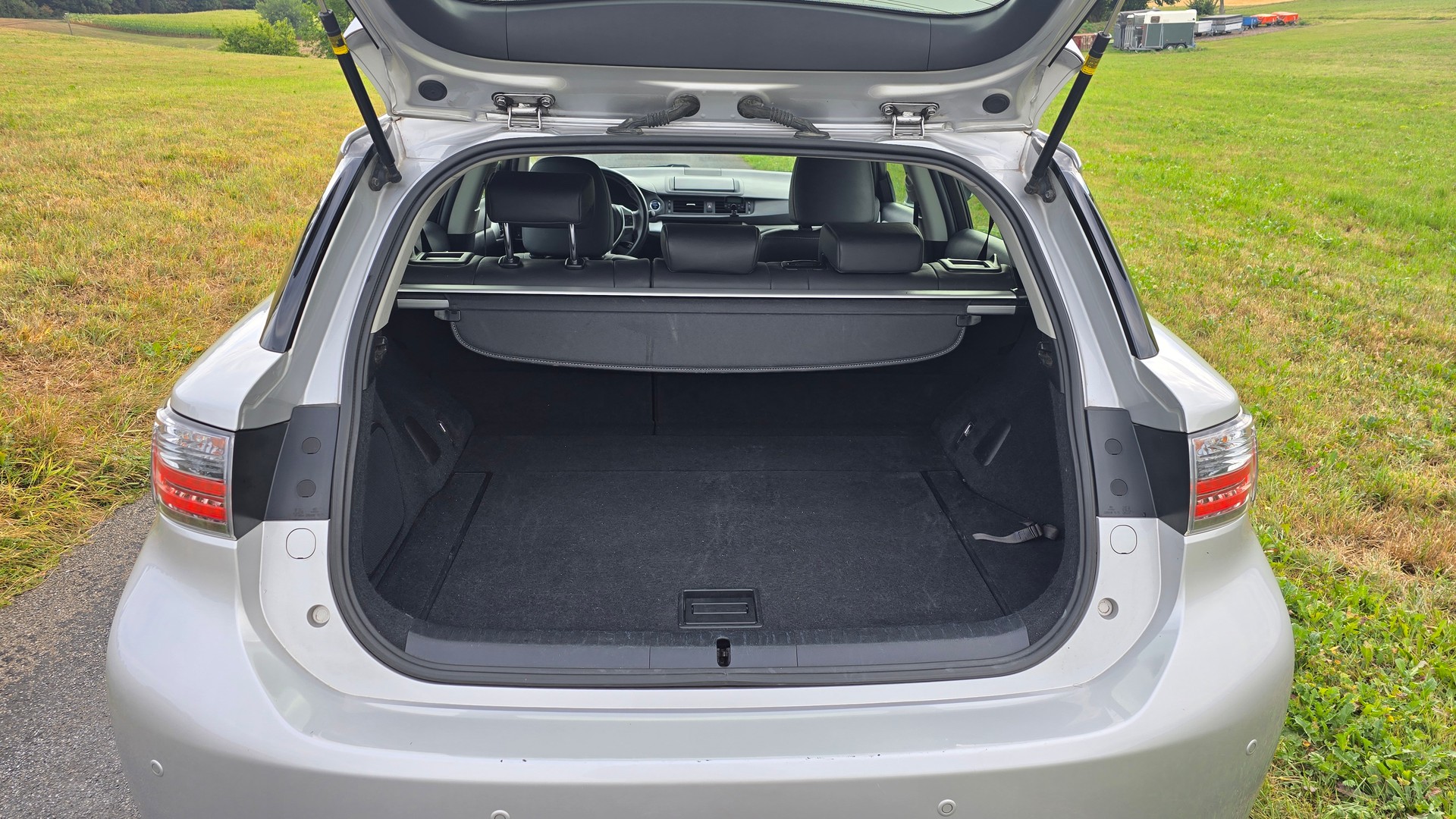 LEXUS CT 200h 1.8 excellence CVT-image-8