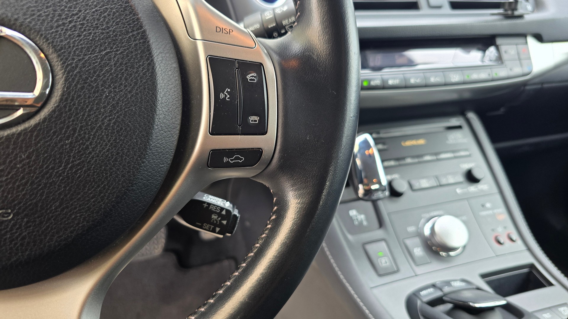 LEXUS CT 200h 1.8 excellence CVT-image-18