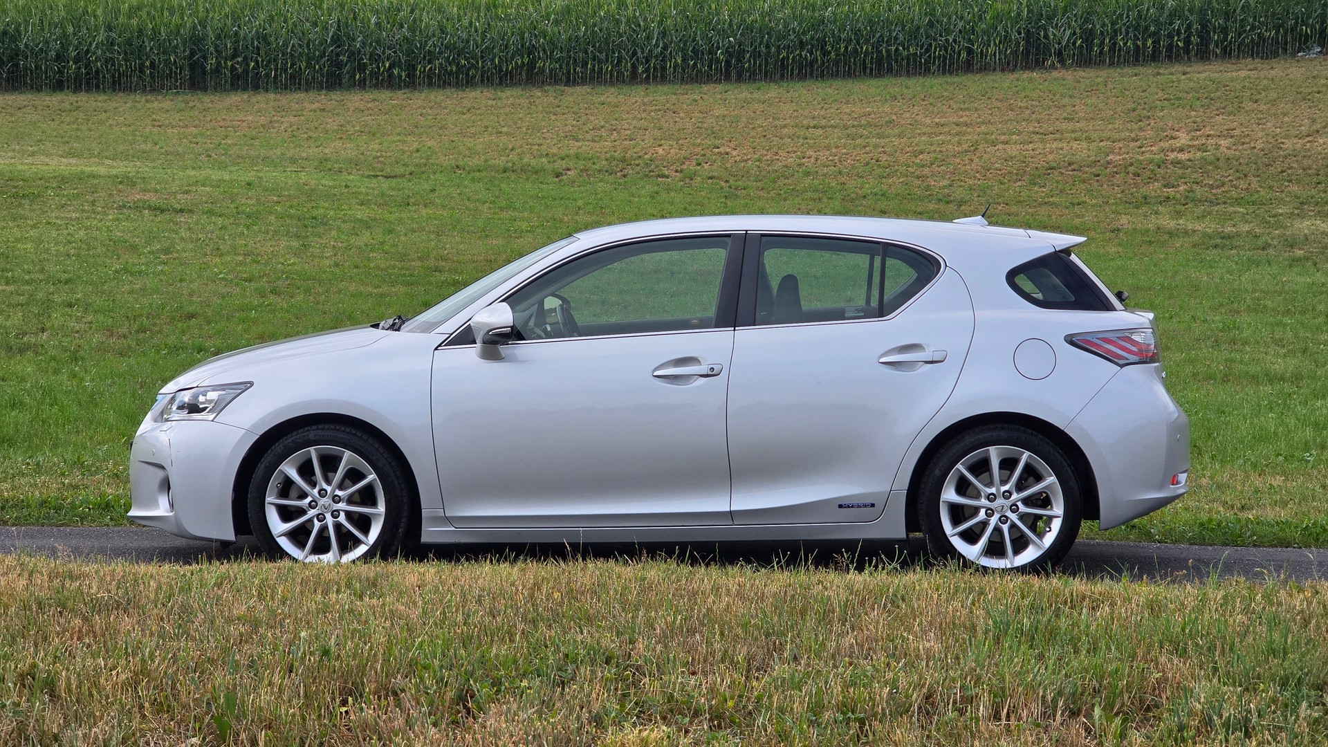 LEXUS CT 200h 1.8 excellence CVT-image-2