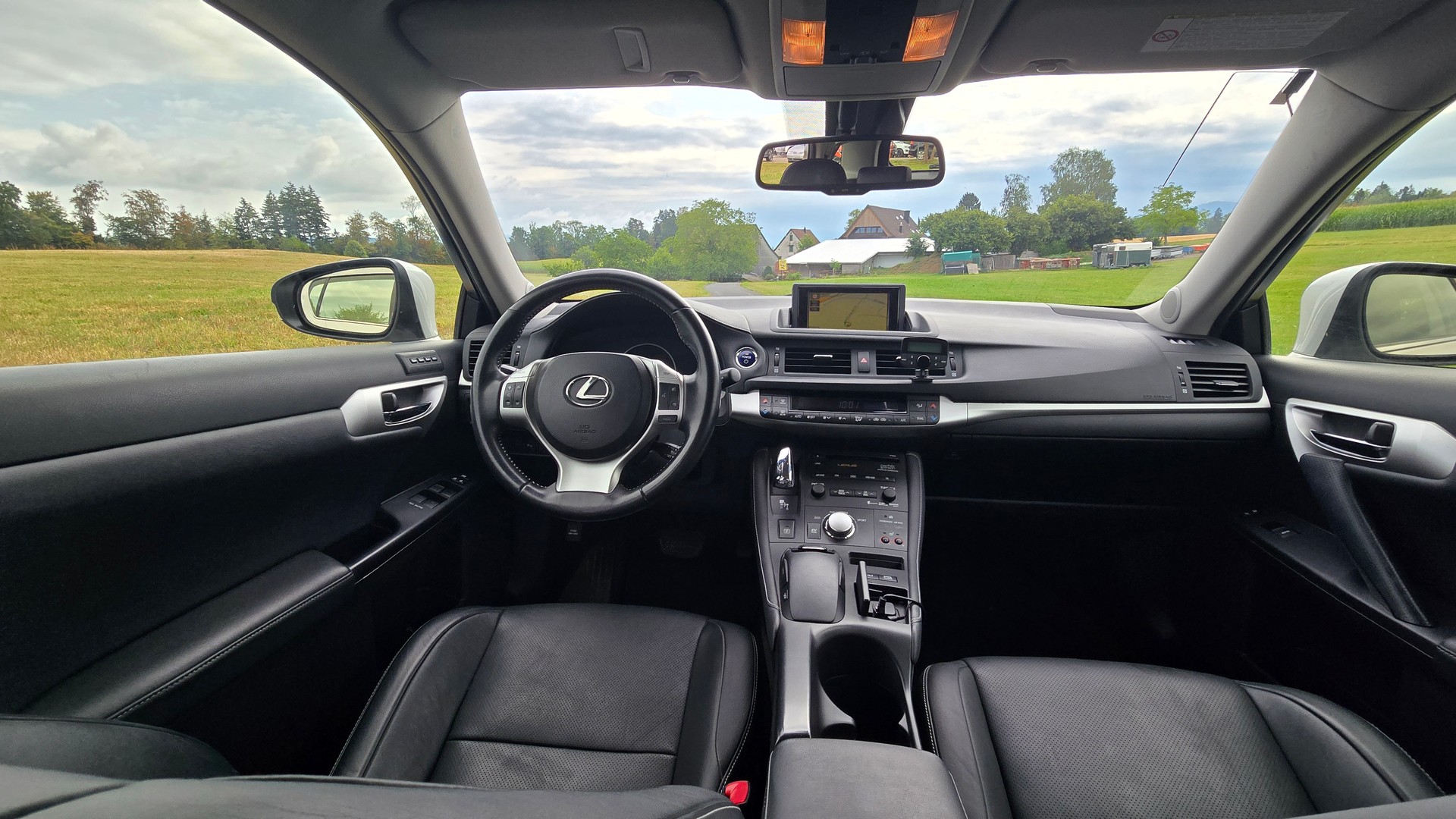 LEXUS CT 200h 1.8 excellence CVT-image-13
