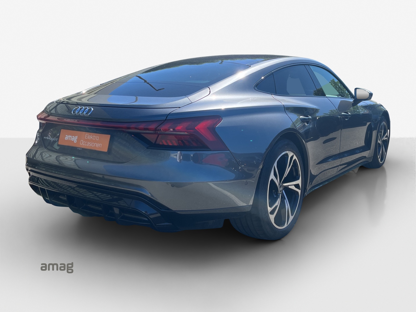 AUDI e-tron GT quattro-image-5