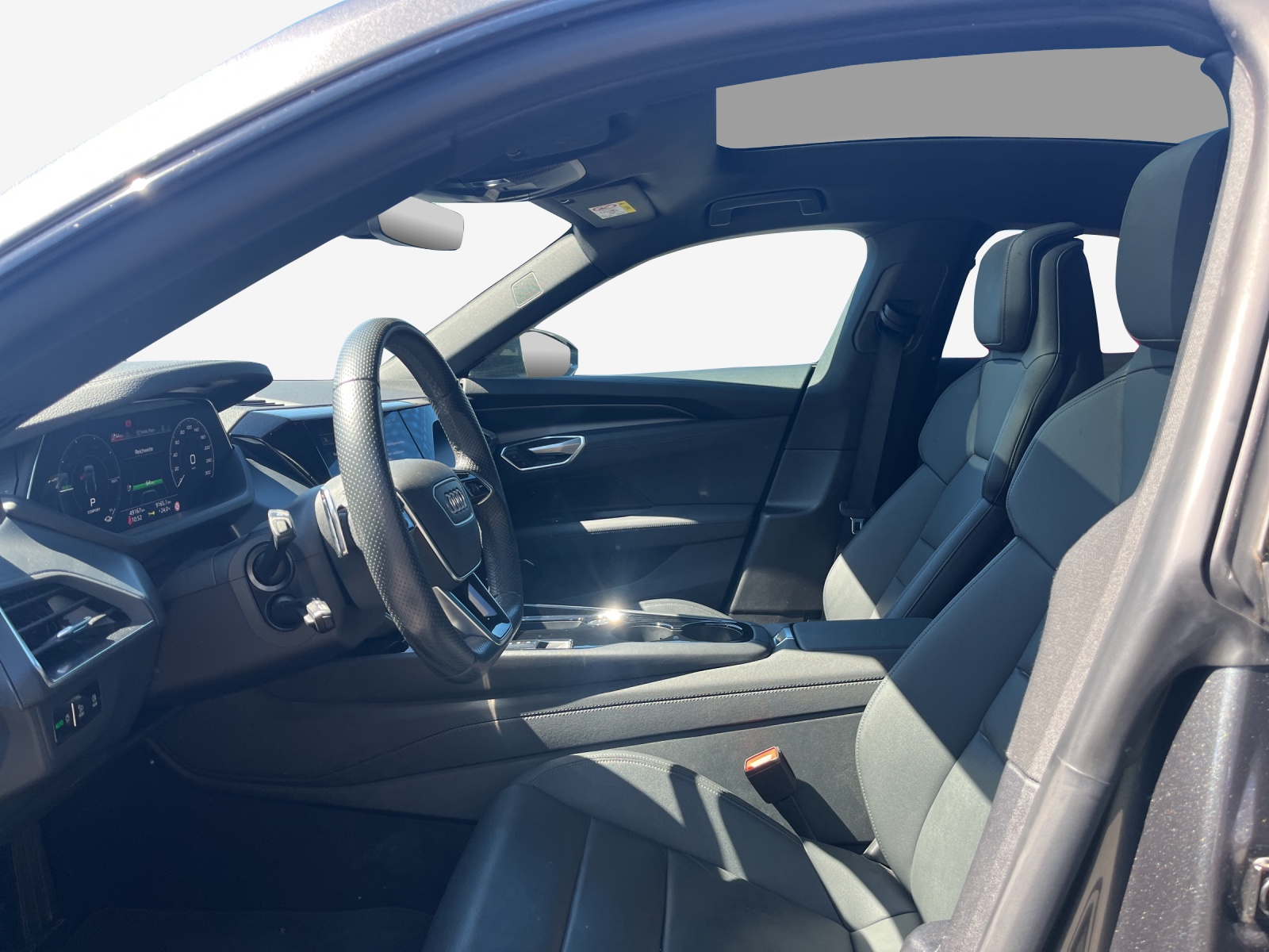 AUDI e-tron GT quattro-image-8