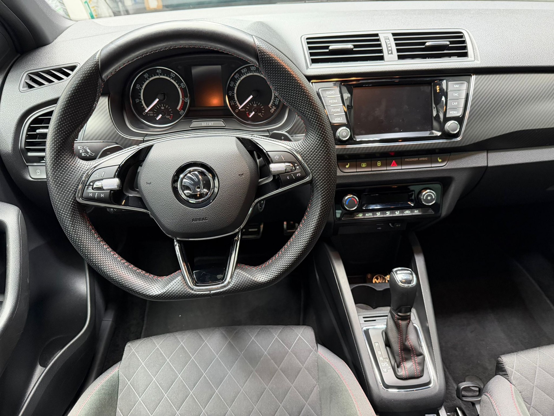 SKODA Fabia 1.0 TSI Monte Carlo DSG-image-15