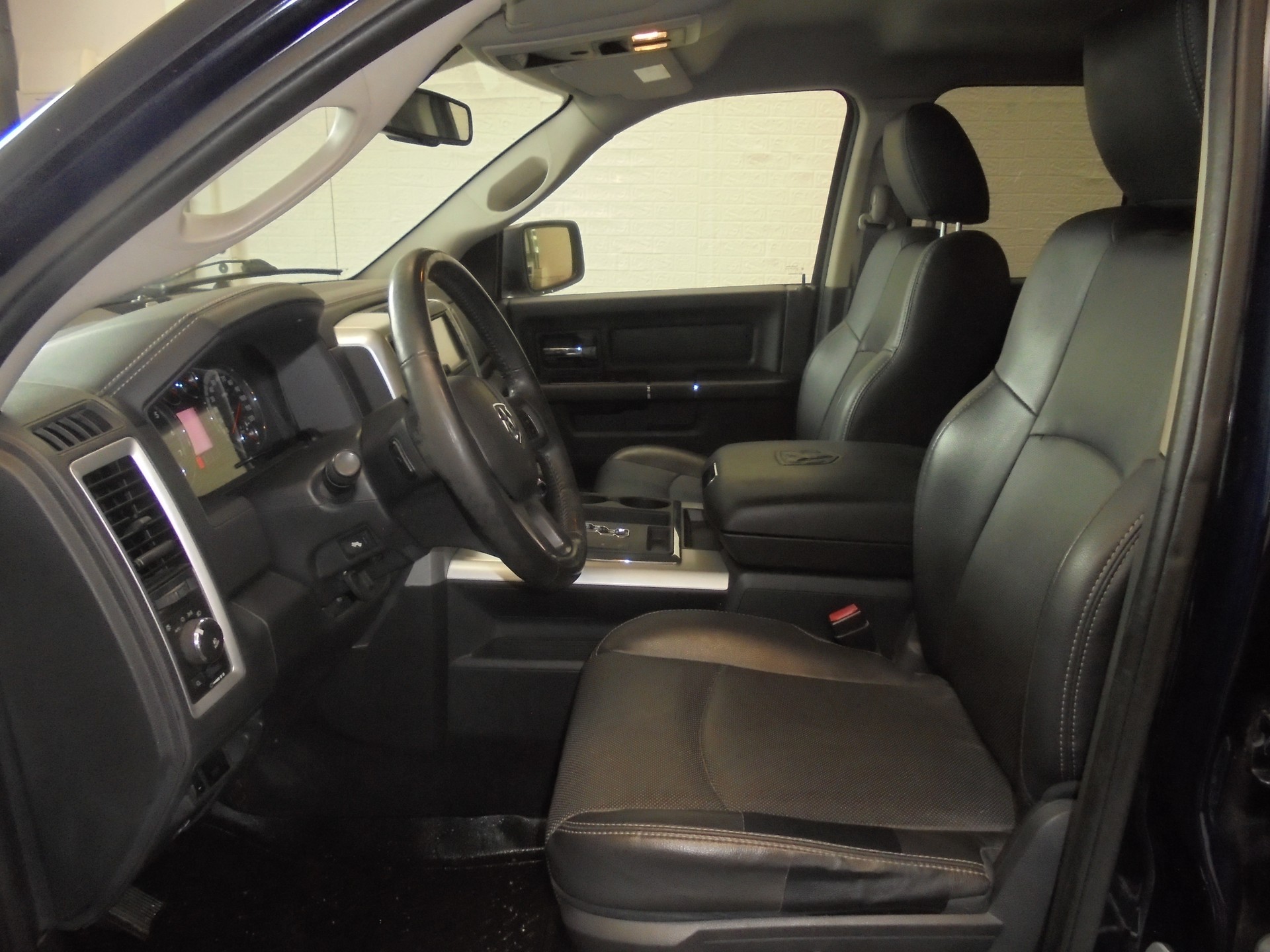 DODGE HEMI V8 5.7 4x4-image-4