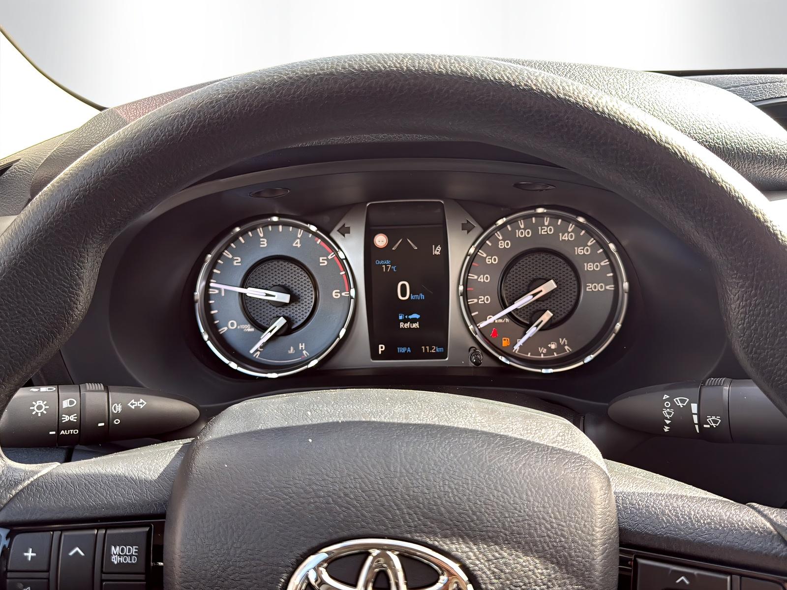 TOYOTA Hilux Double Cab.-Pick-up 2.4 D-4D 150 Style-image-9
