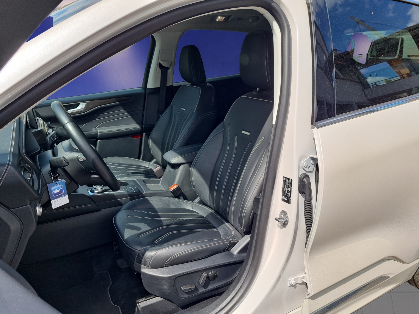 FORD Kuga 2.5i PHEV Plug-in-HYBRID 225 PS VIGNALE AUTOMAT-image-6