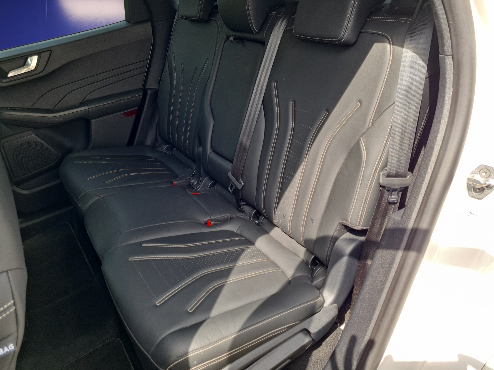FORD Kuga 2.5i PHEV Plug-in-HYBRID 225 PS VIGNALE AUTOMAT-image-11